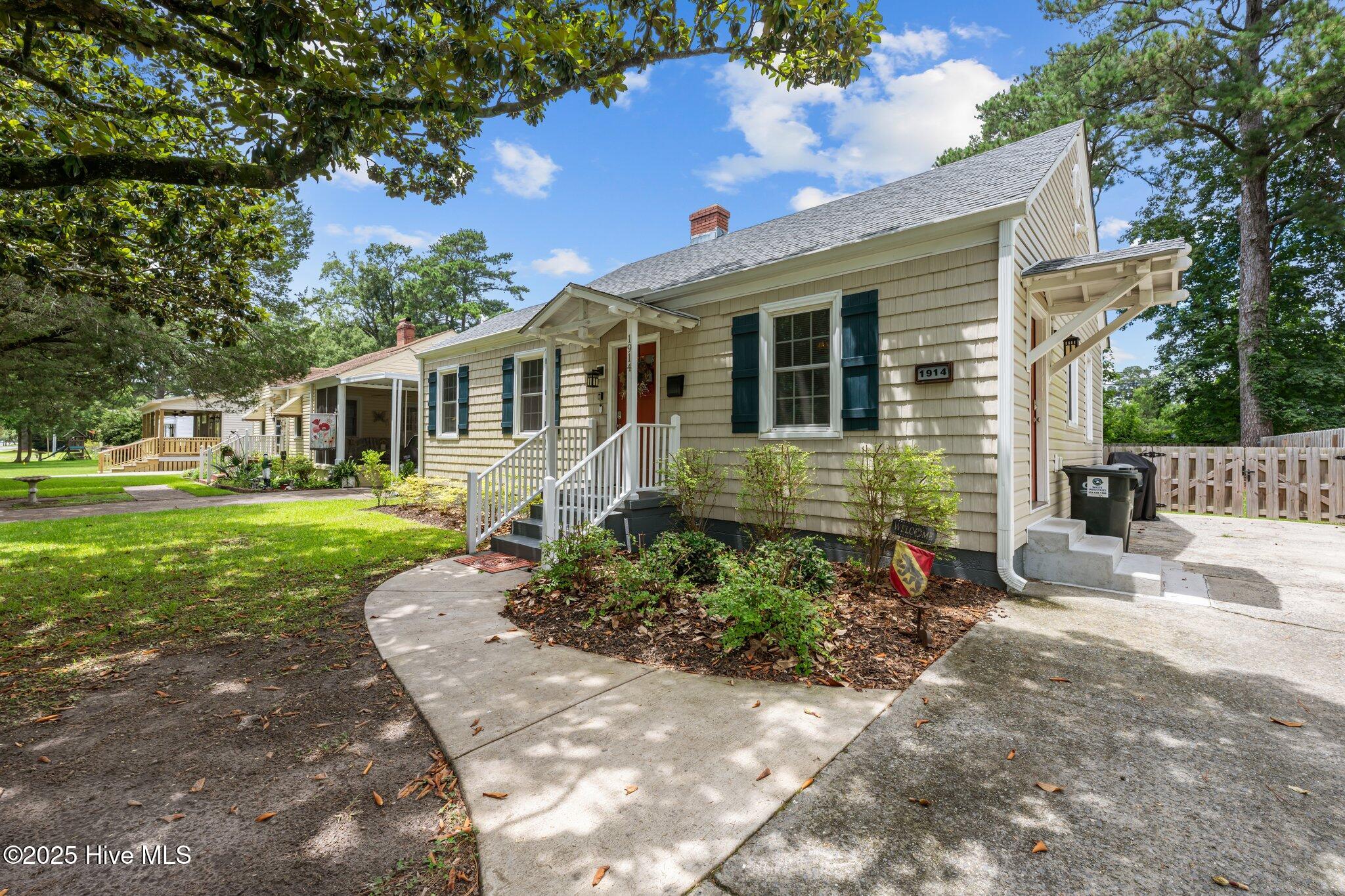 1914 Spencer Avenue Property Photo 1