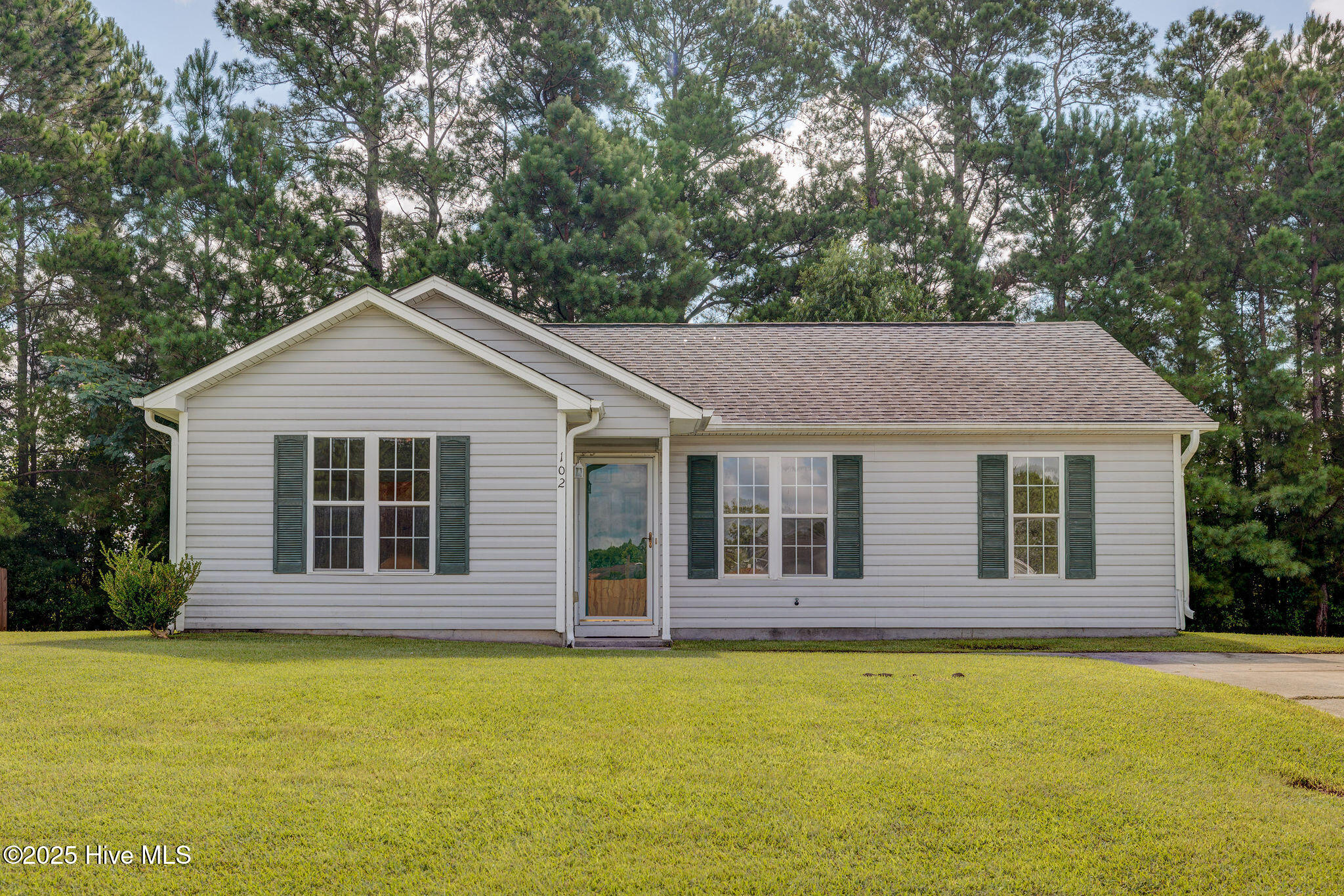102 Willowbend Drive Property Photo 1