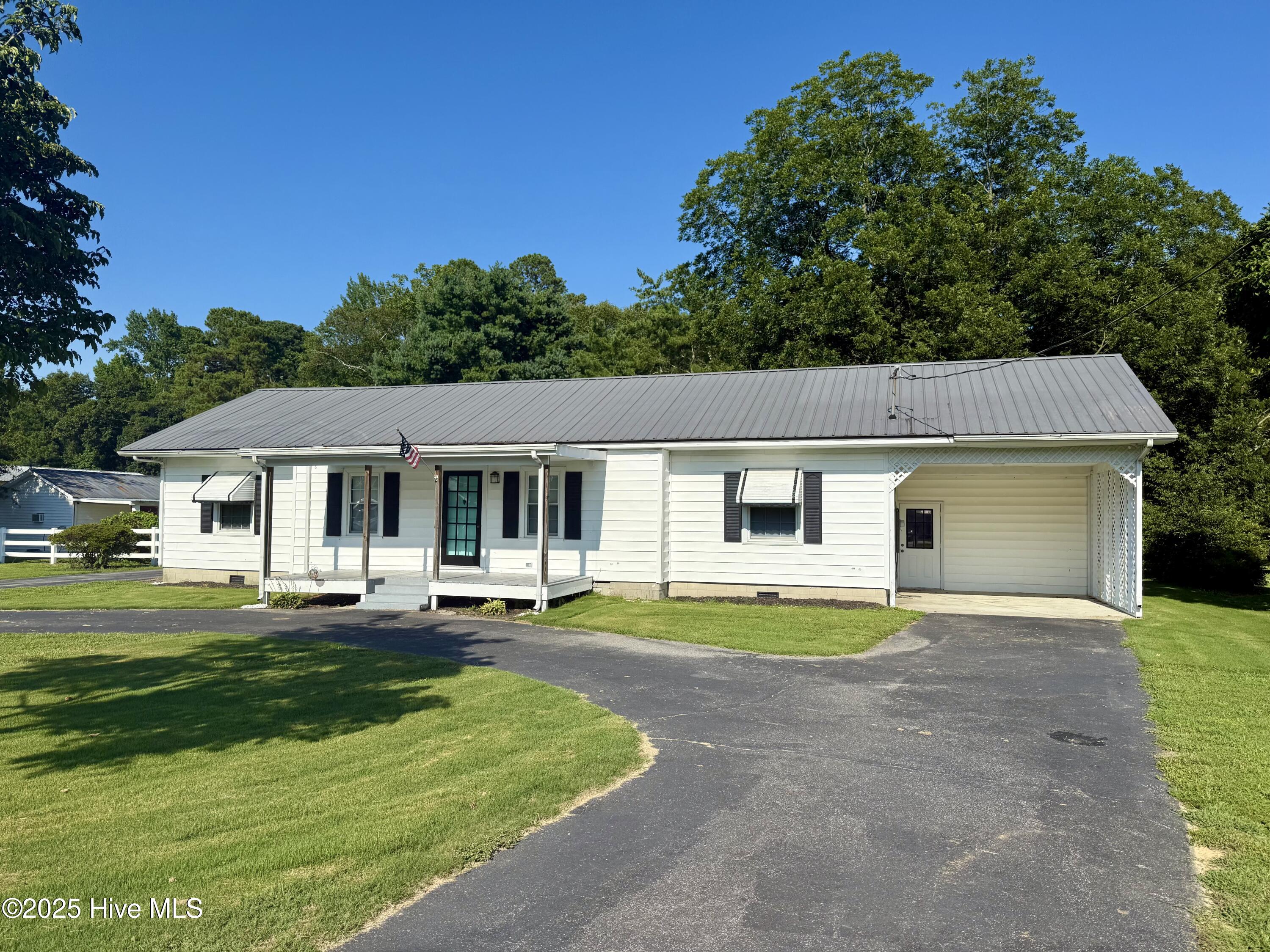2043 Mcnair Road Property Photo 1