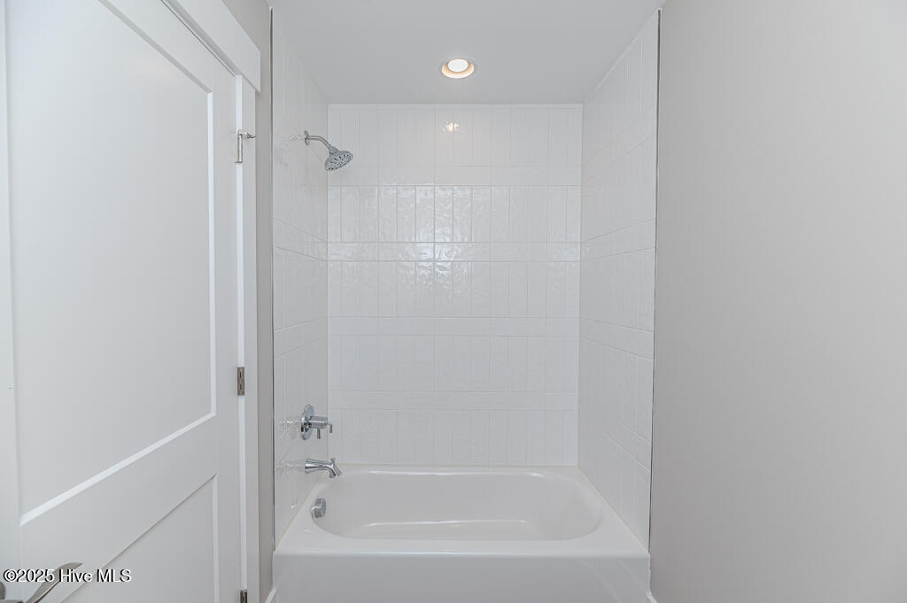 111 Lamplighter Village Drive Property Photo 31