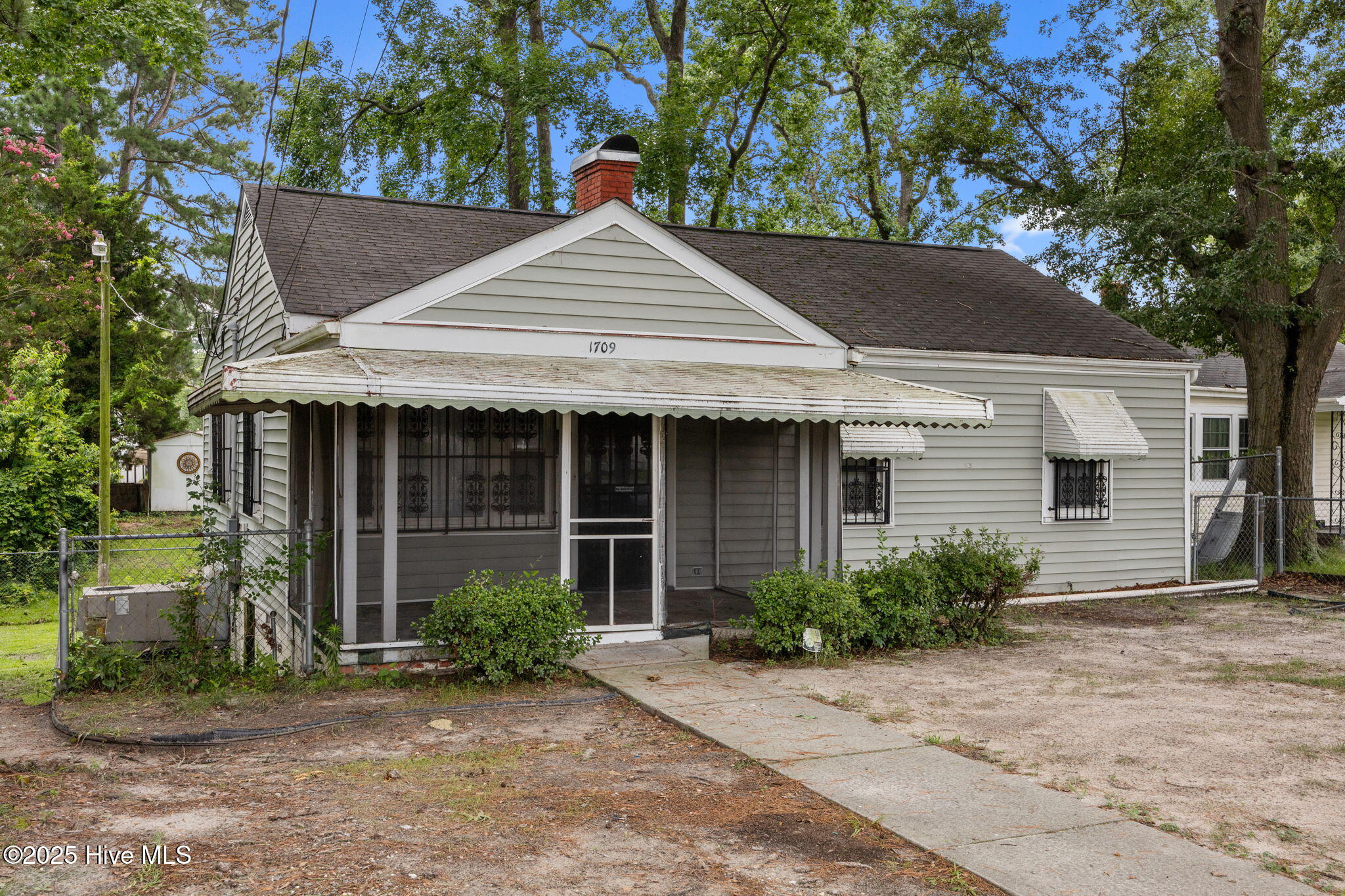 1709 Lincoln Drive Property Photo 1