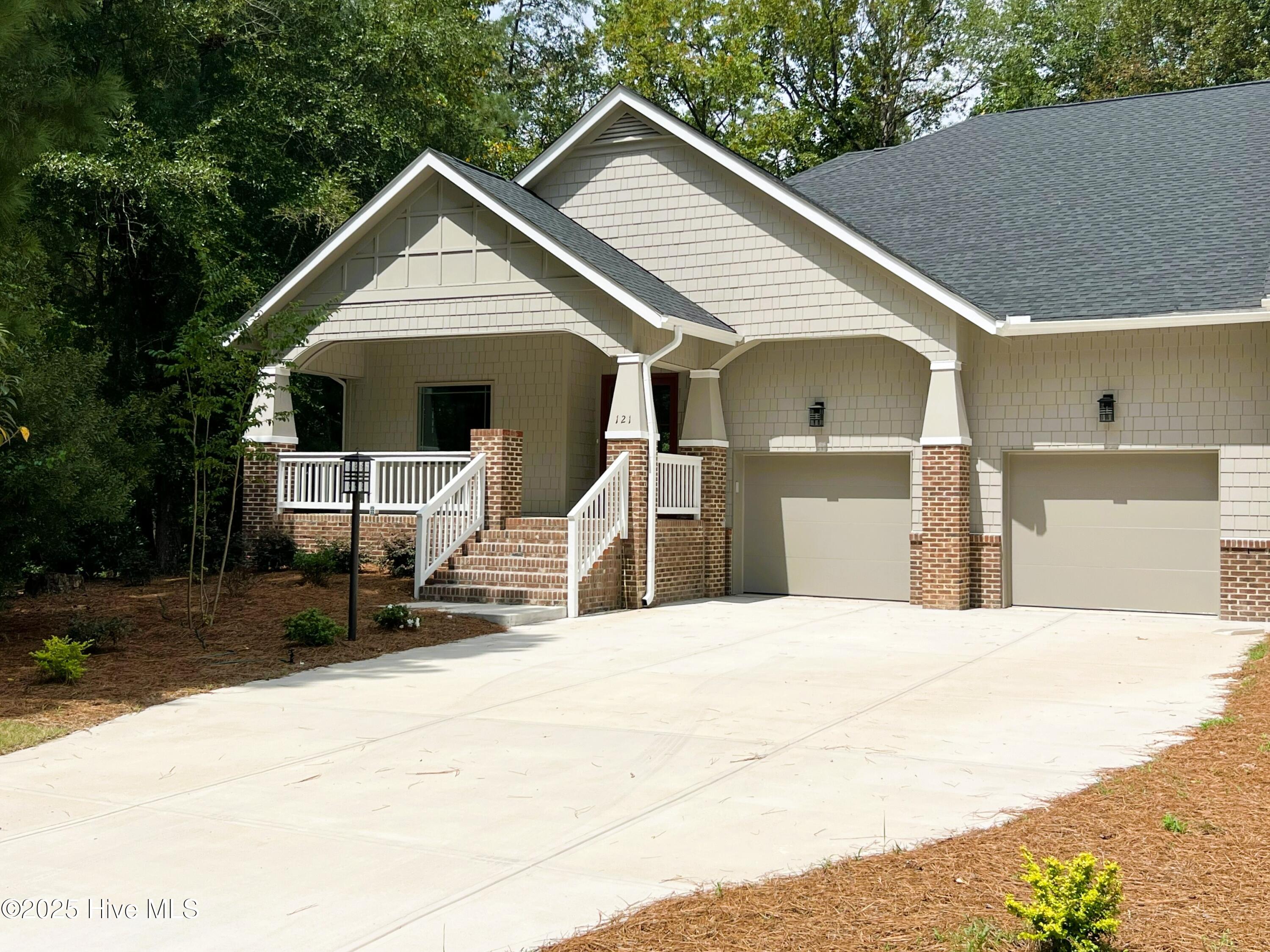 121 Lamplighter Village Drive Property Photo 1