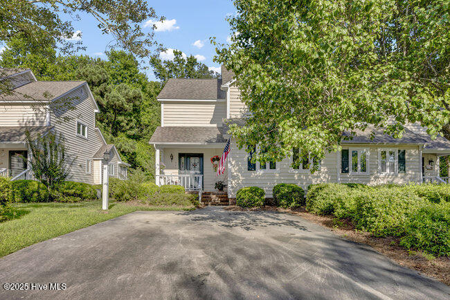 302 Wimbledon Court Property Photo 1