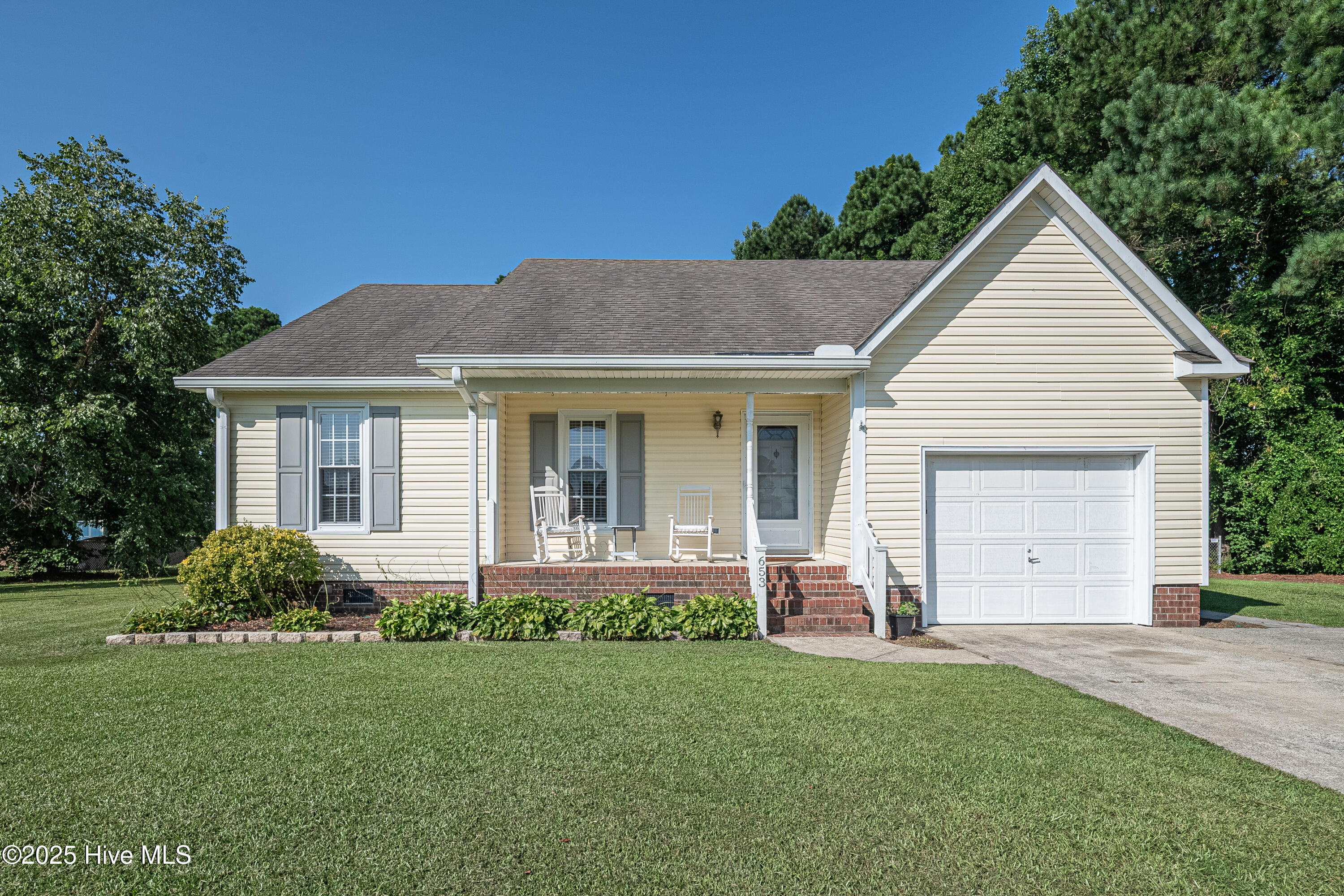 653 Fox Chase Lane Property Photo 1