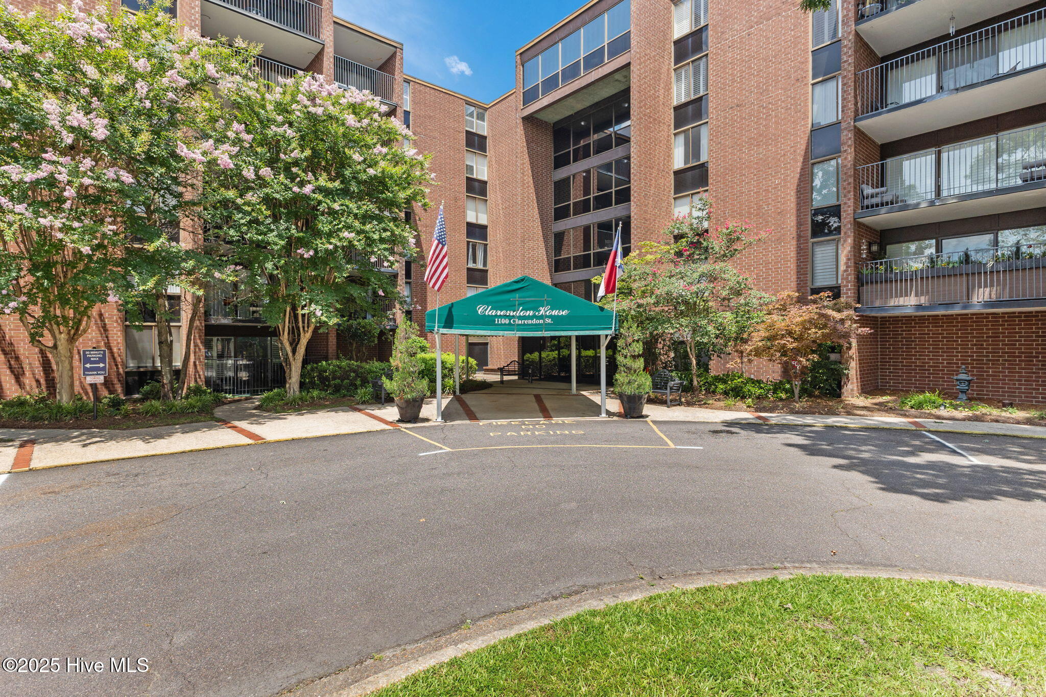 1100 Clarendon Street 203