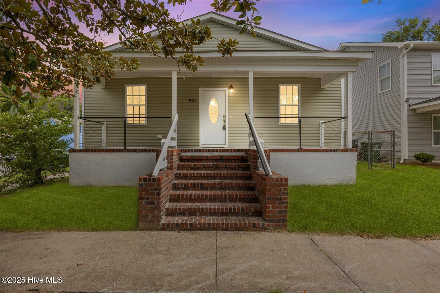 901 Walnut Street Property Photo 3
