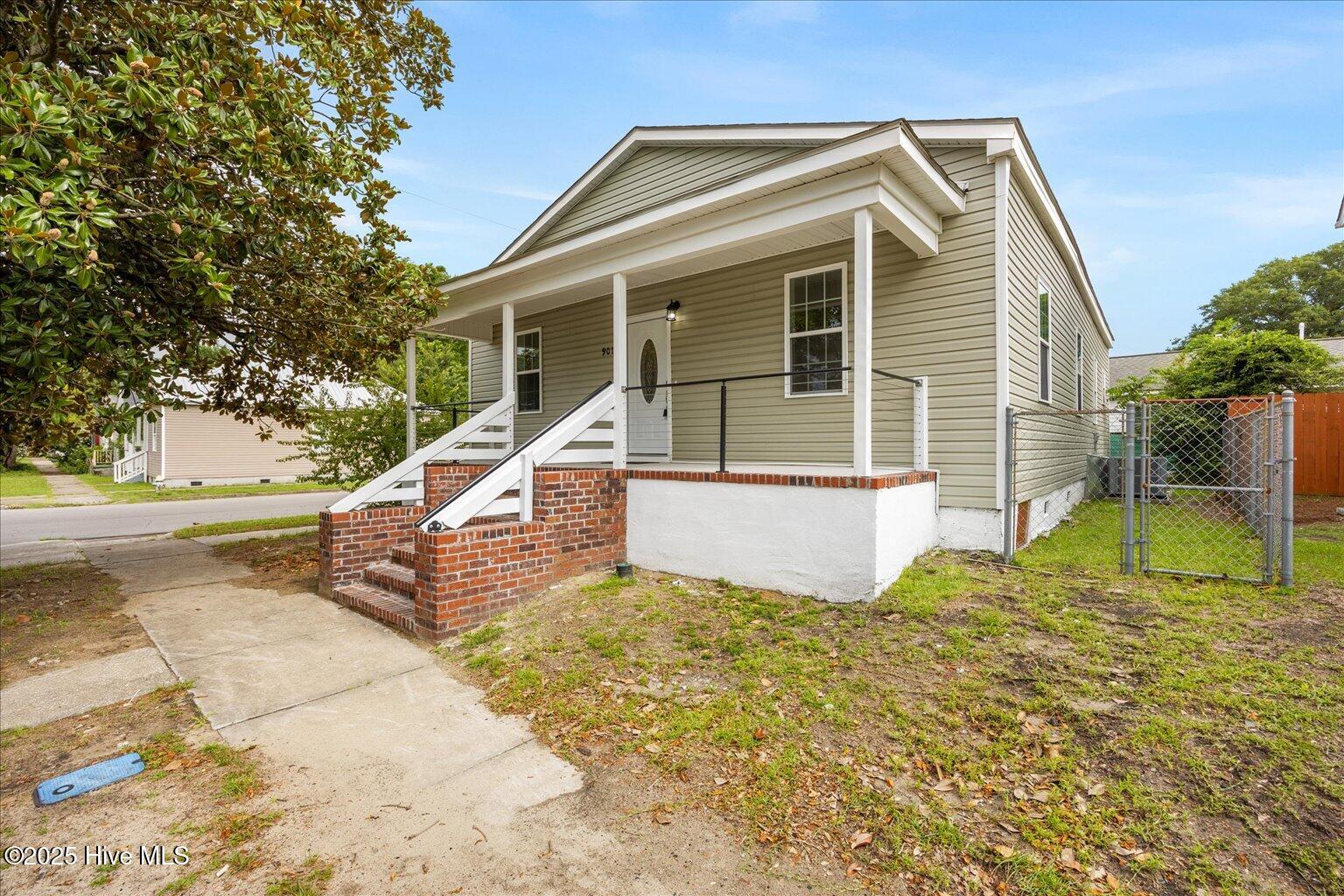 901 Walnut Street Property Photo 4