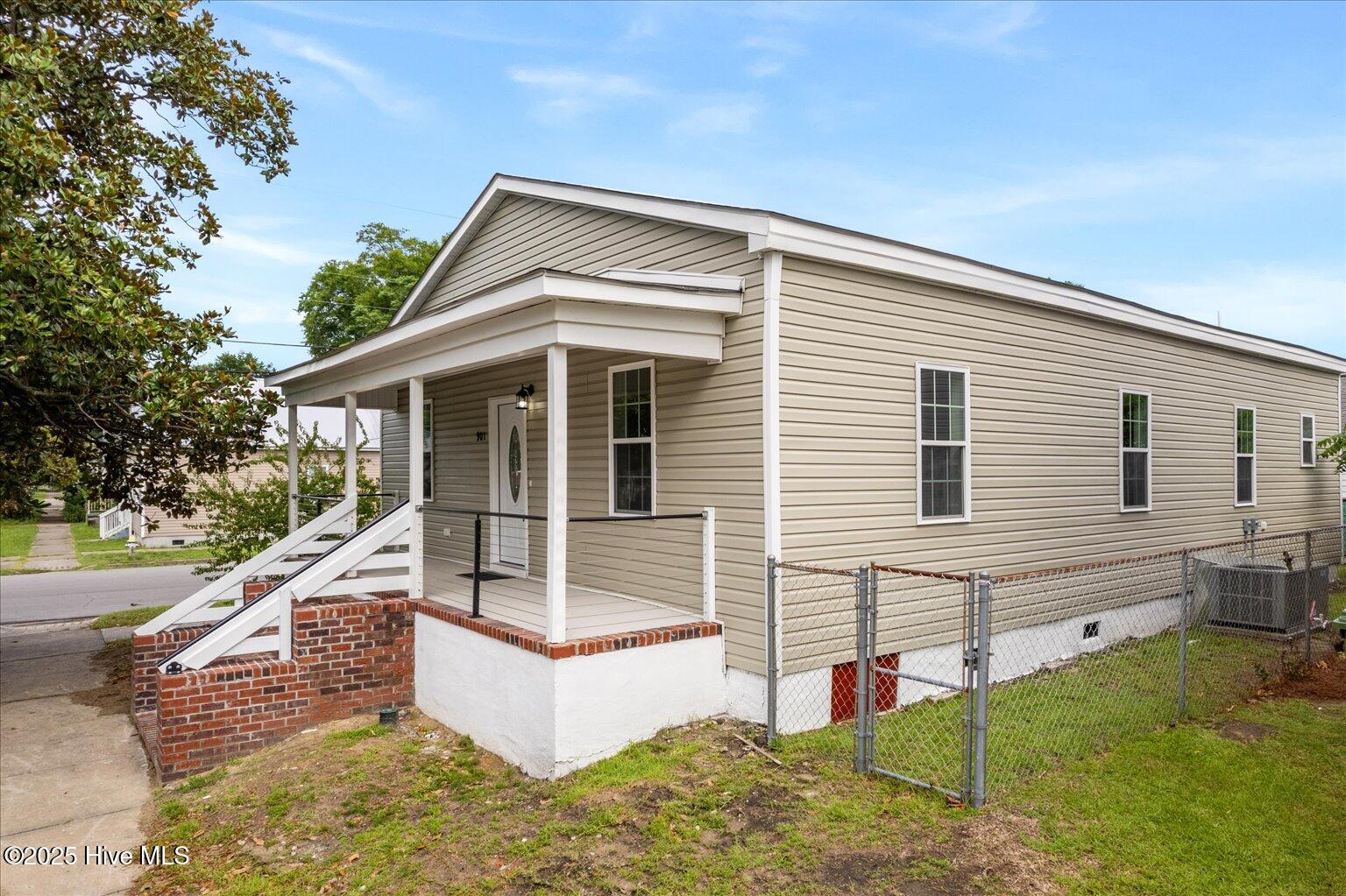 901 Walnut Street Property Photo 5