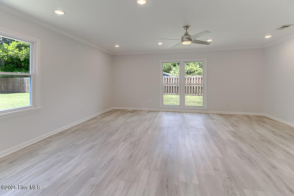 121 W Bedford Road Property Photo 8