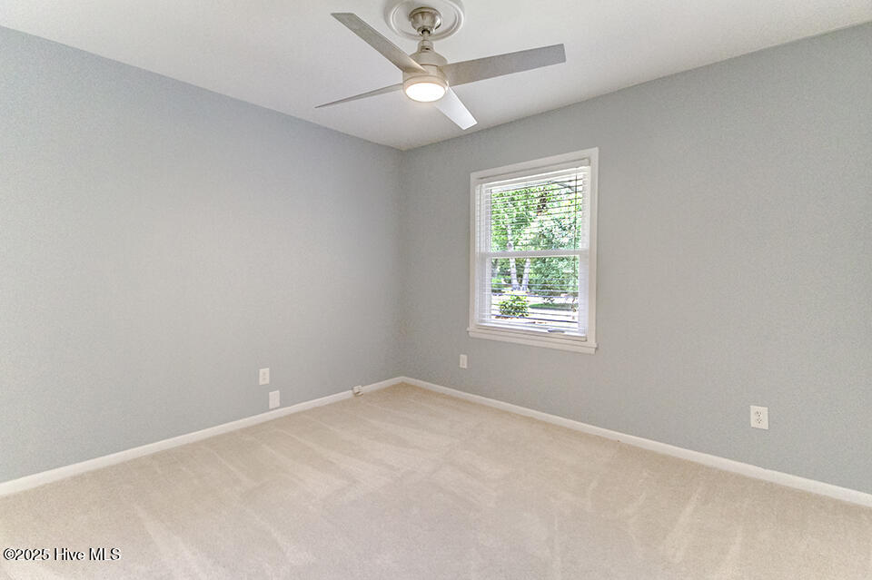 121 W Bedford Road Property Photo 18