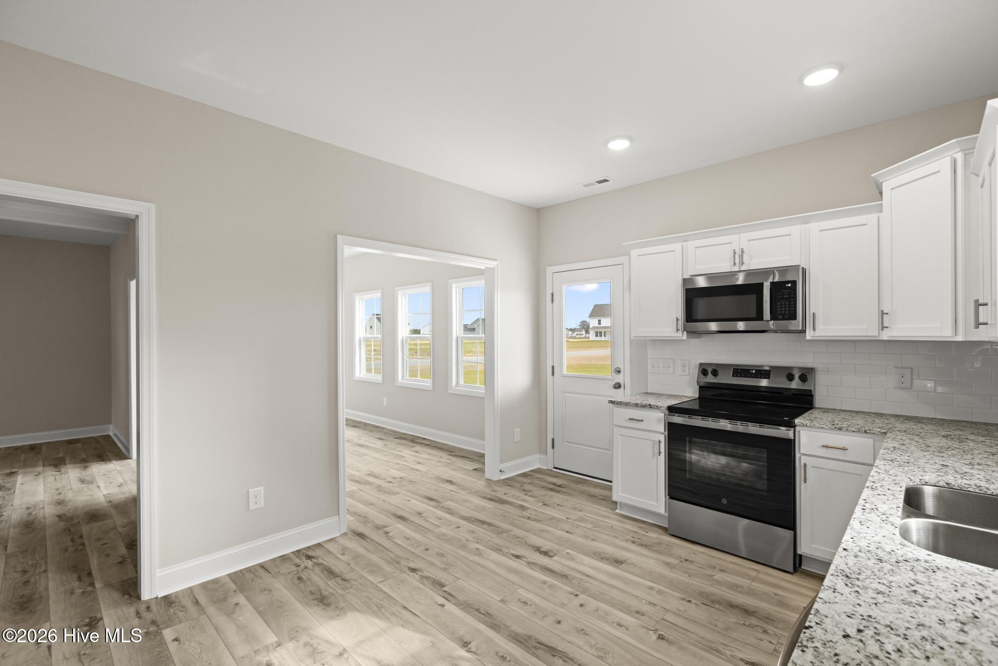 909 Wild Azalea Way Property Photo 11