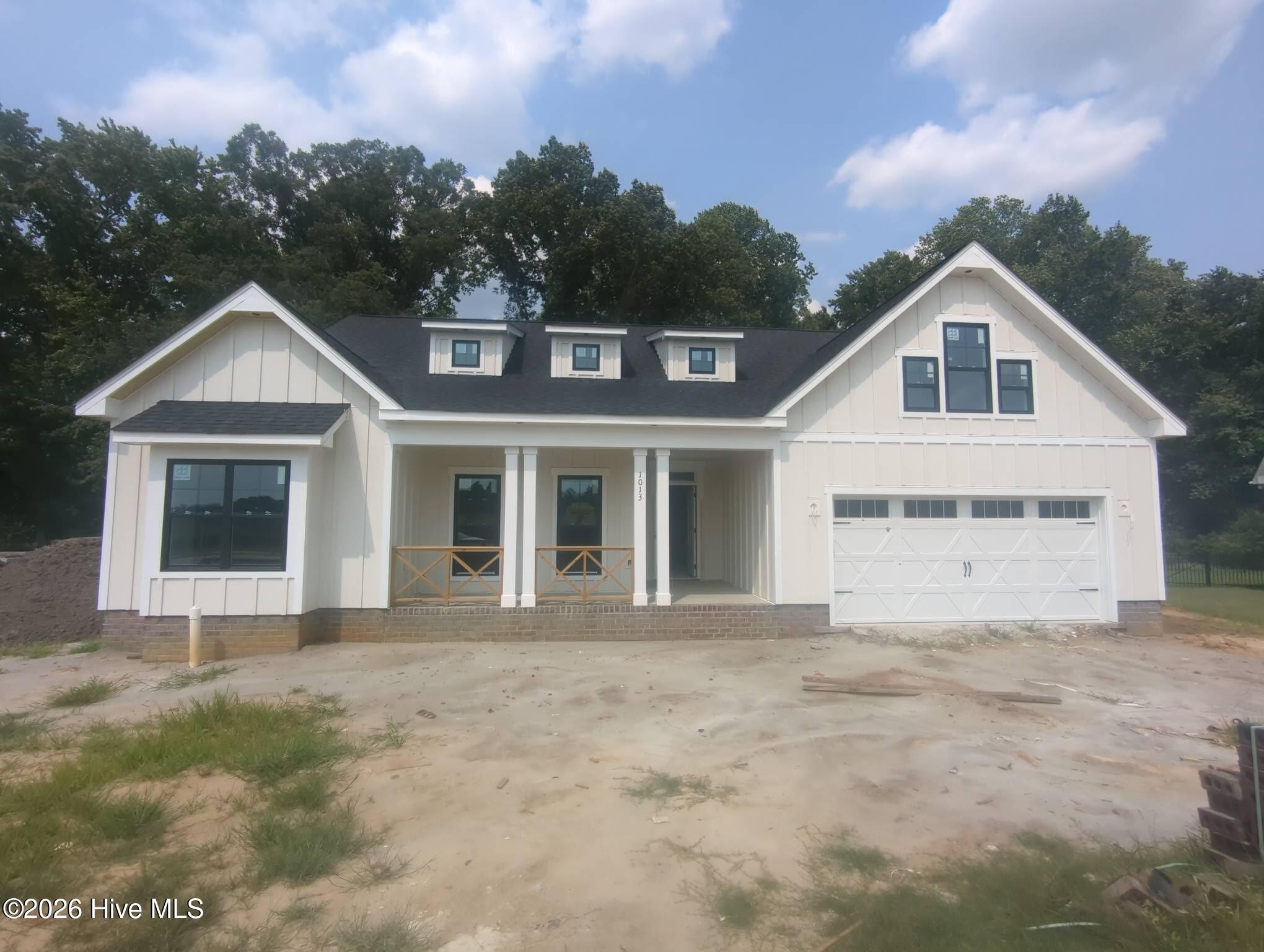 1013 Hunter Grace Drive Property Photo 1