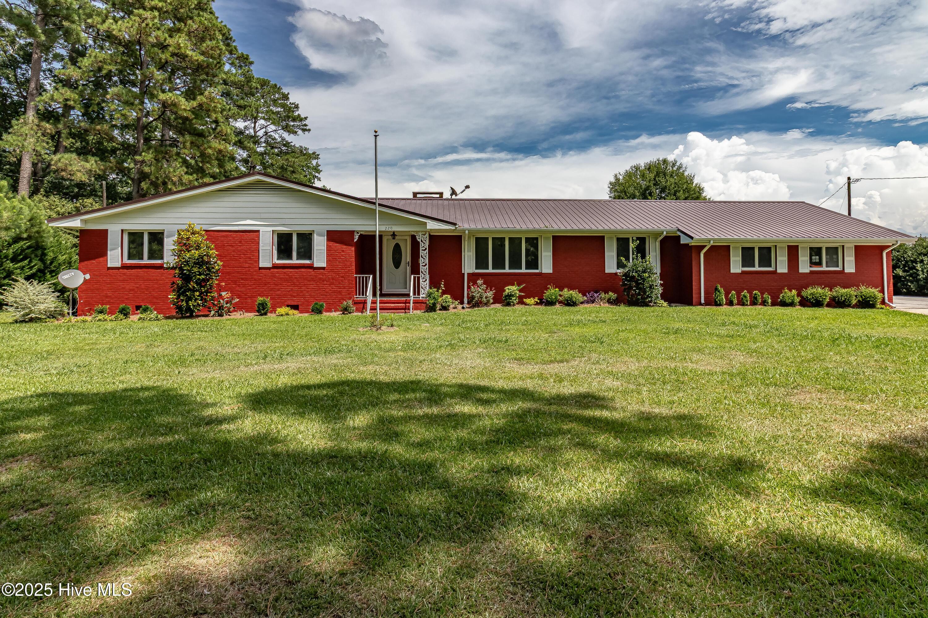 220 Airport Road Property Photo 1