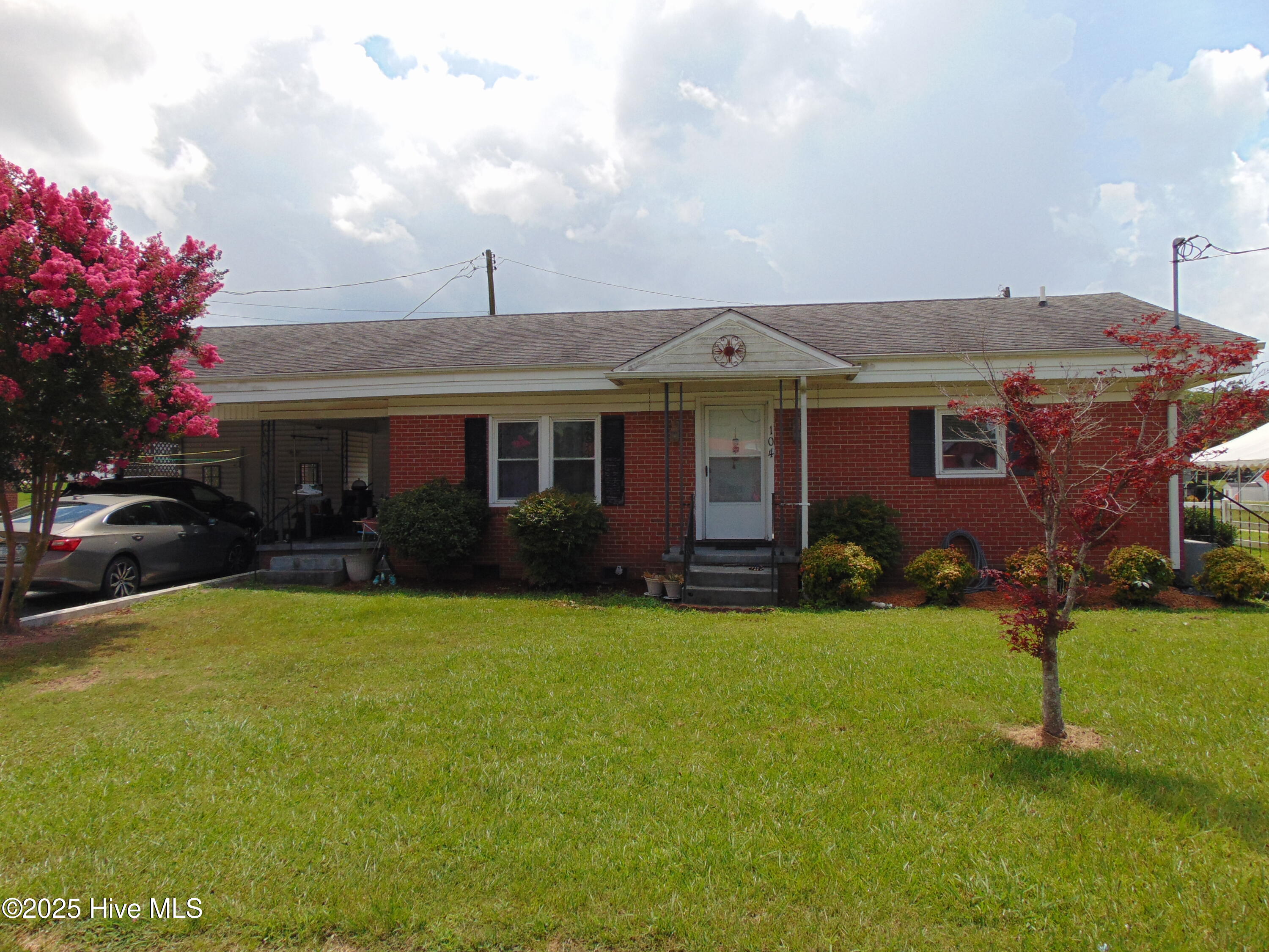 104 E Edgecombe Street