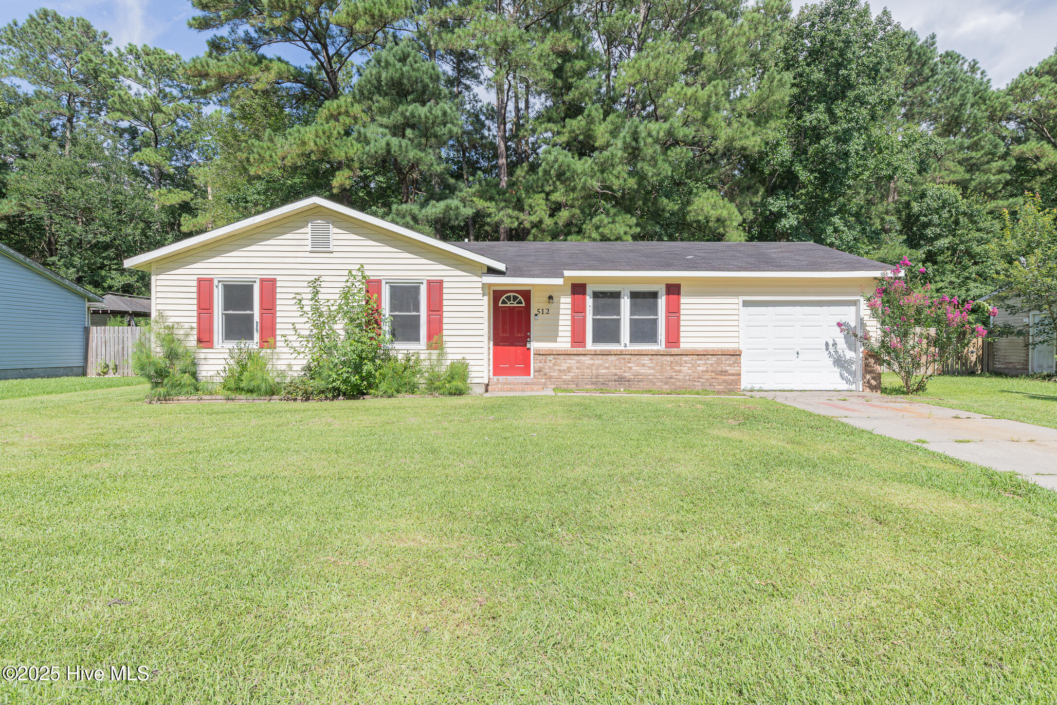 512 Walnut Drive Property Photo 1