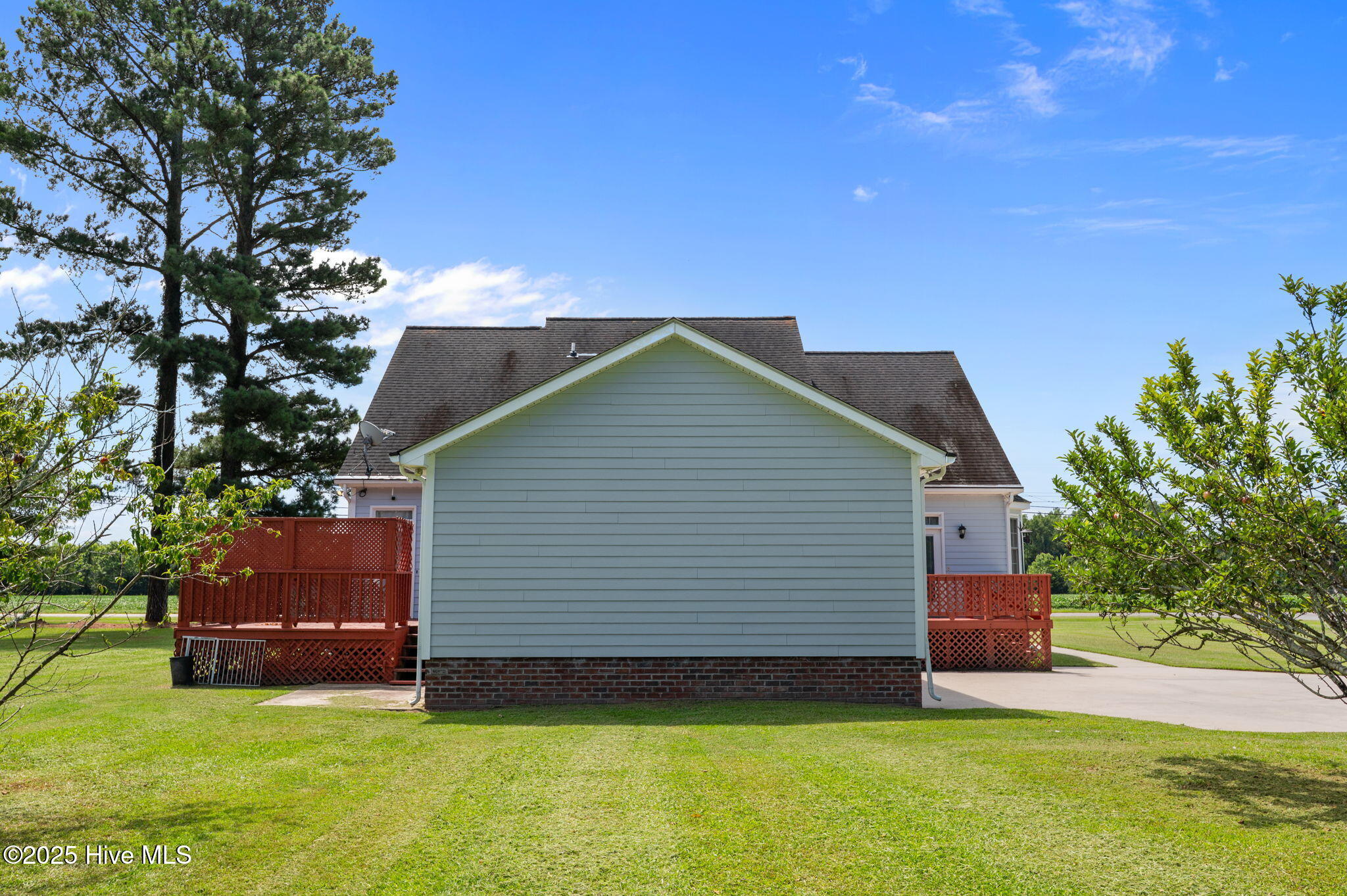 6455 Mashie Drive Property Photo 6
