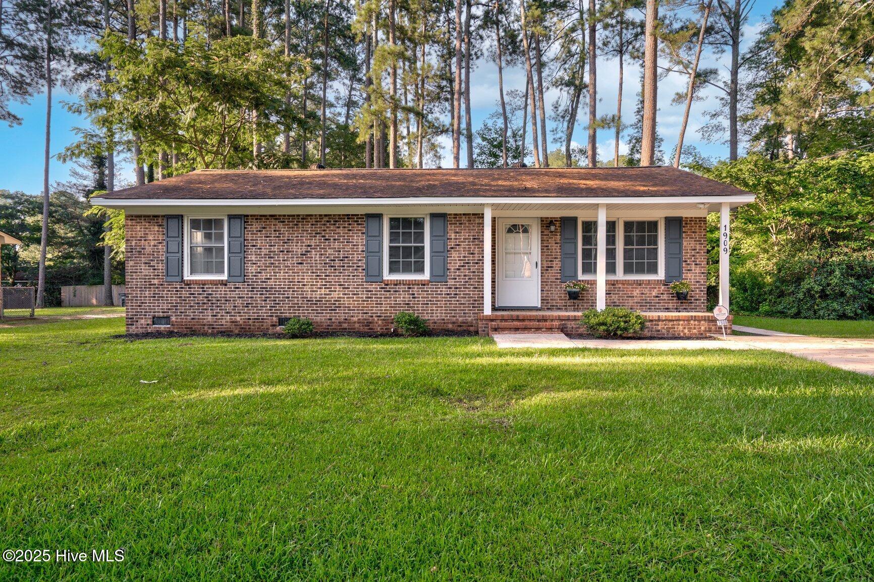 1909 Fletcher Drive Property Photo 1