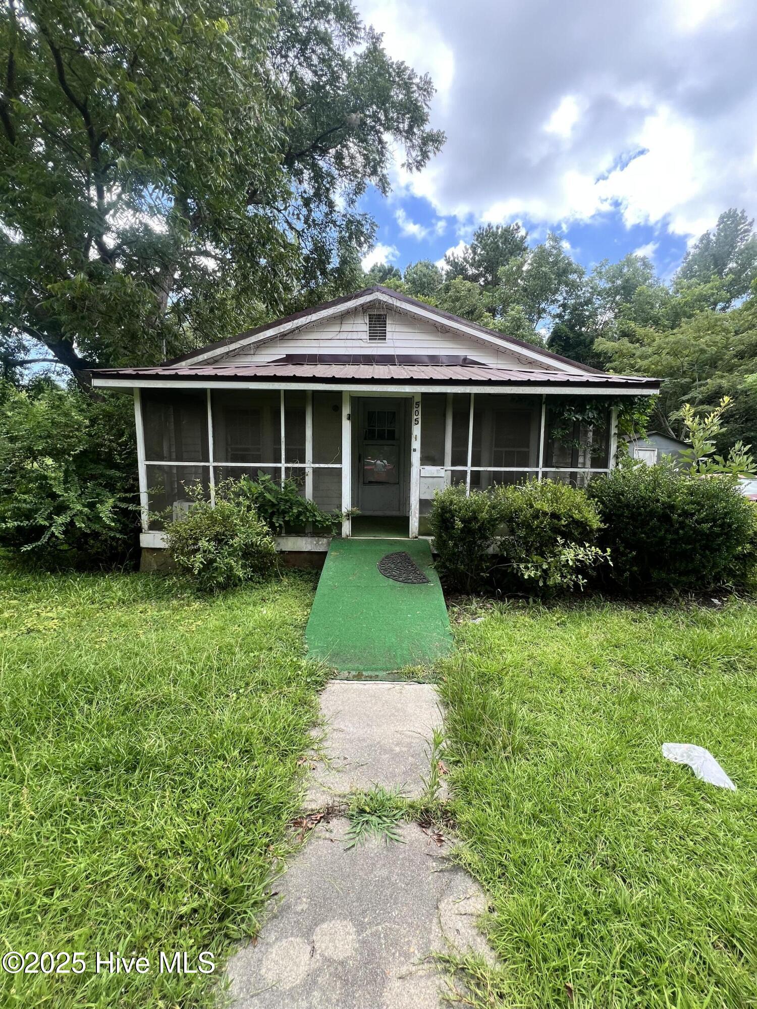 505 W Institute Street Property Photo 1