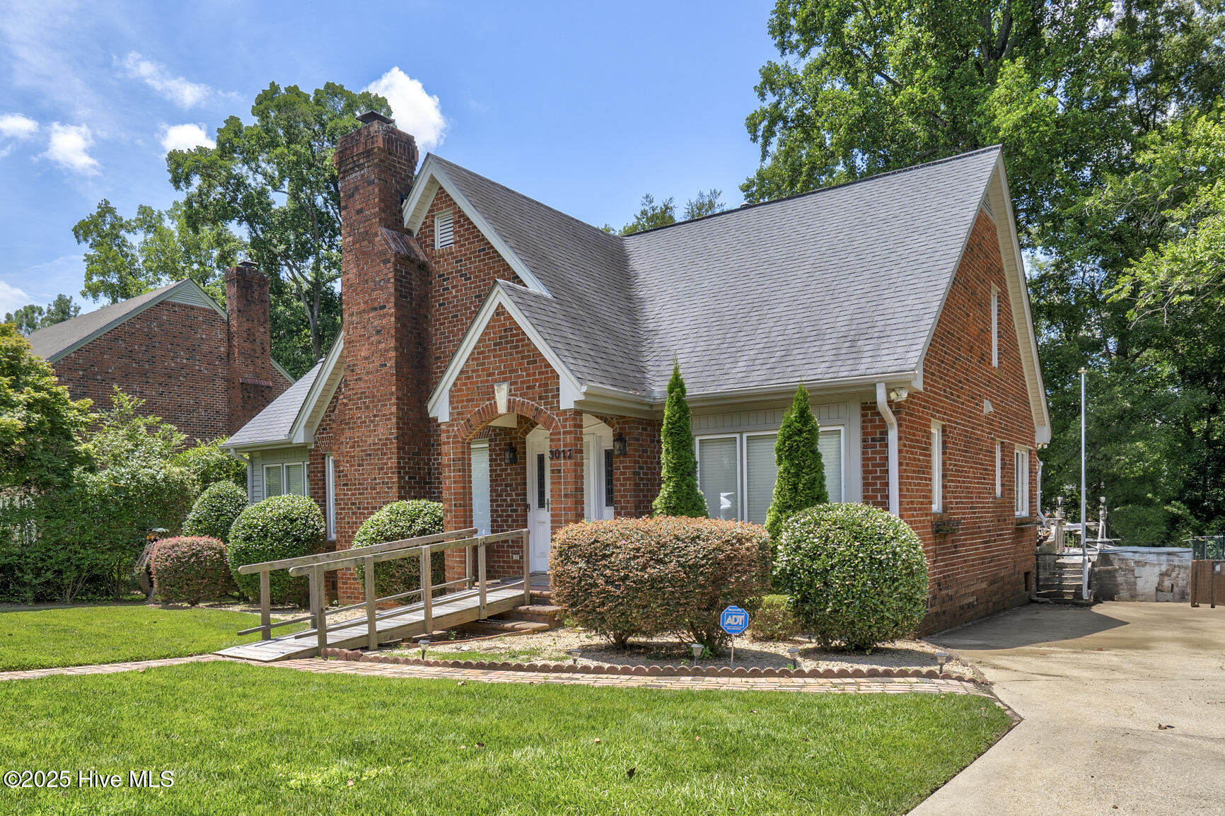 3012 Brassfield Drive Property Photo 1