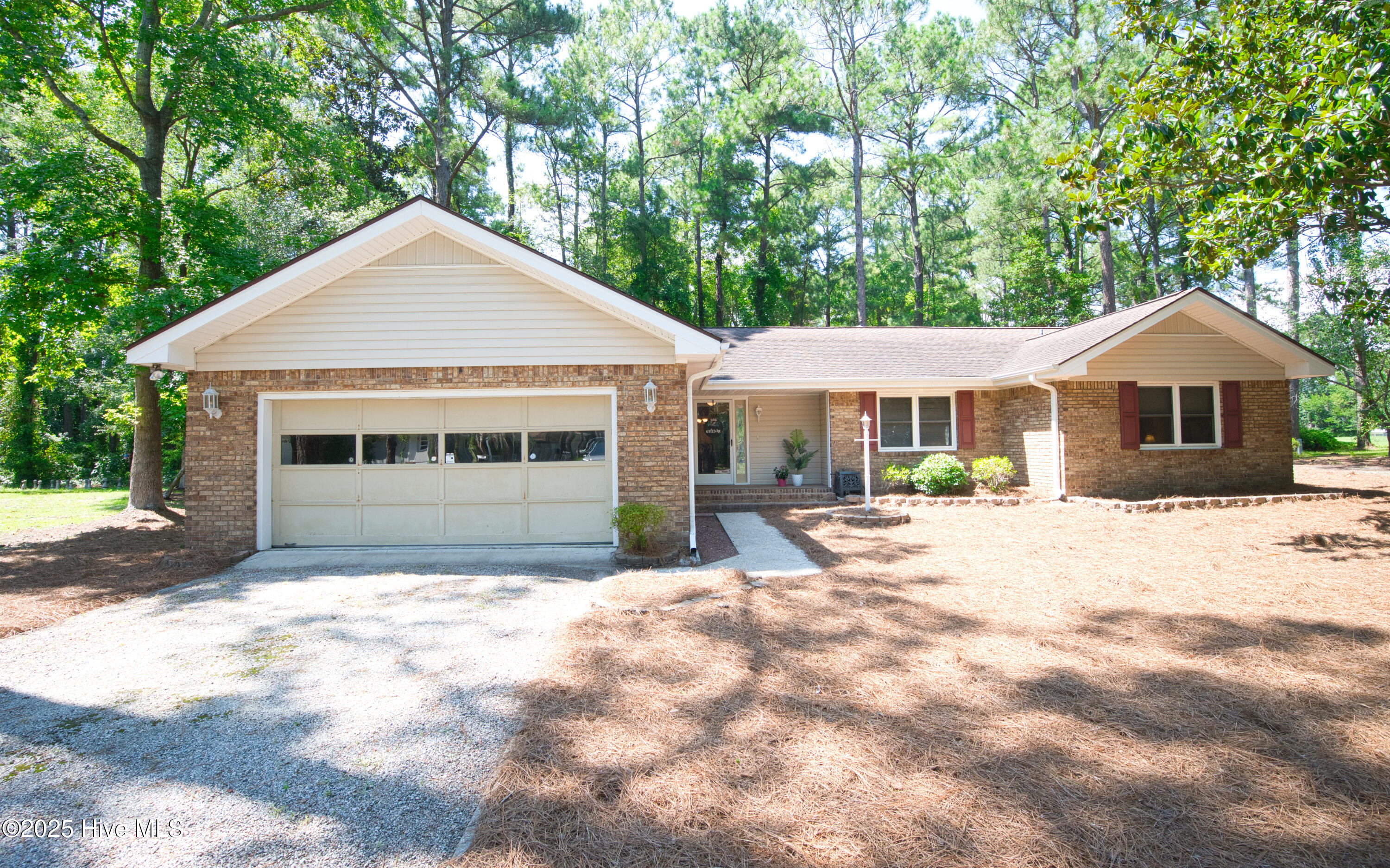 16 E Pine Court Property Photo 1