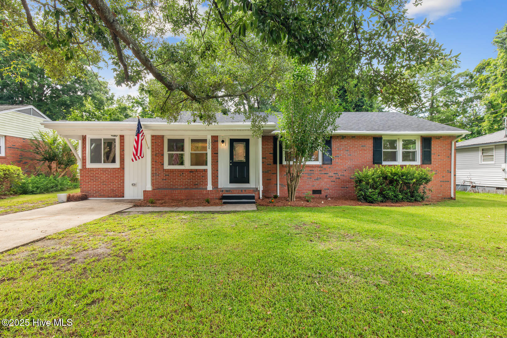 1004 River Street Property Photo 1
