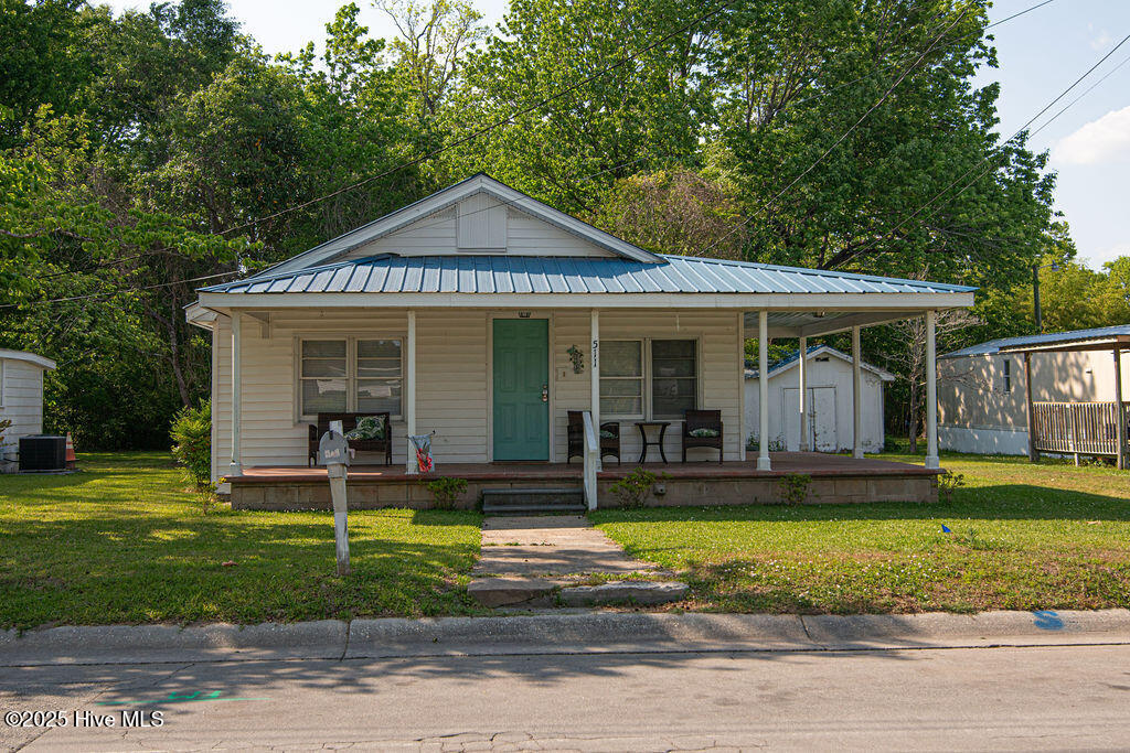 511 S Shore Drive Property Photo 1
