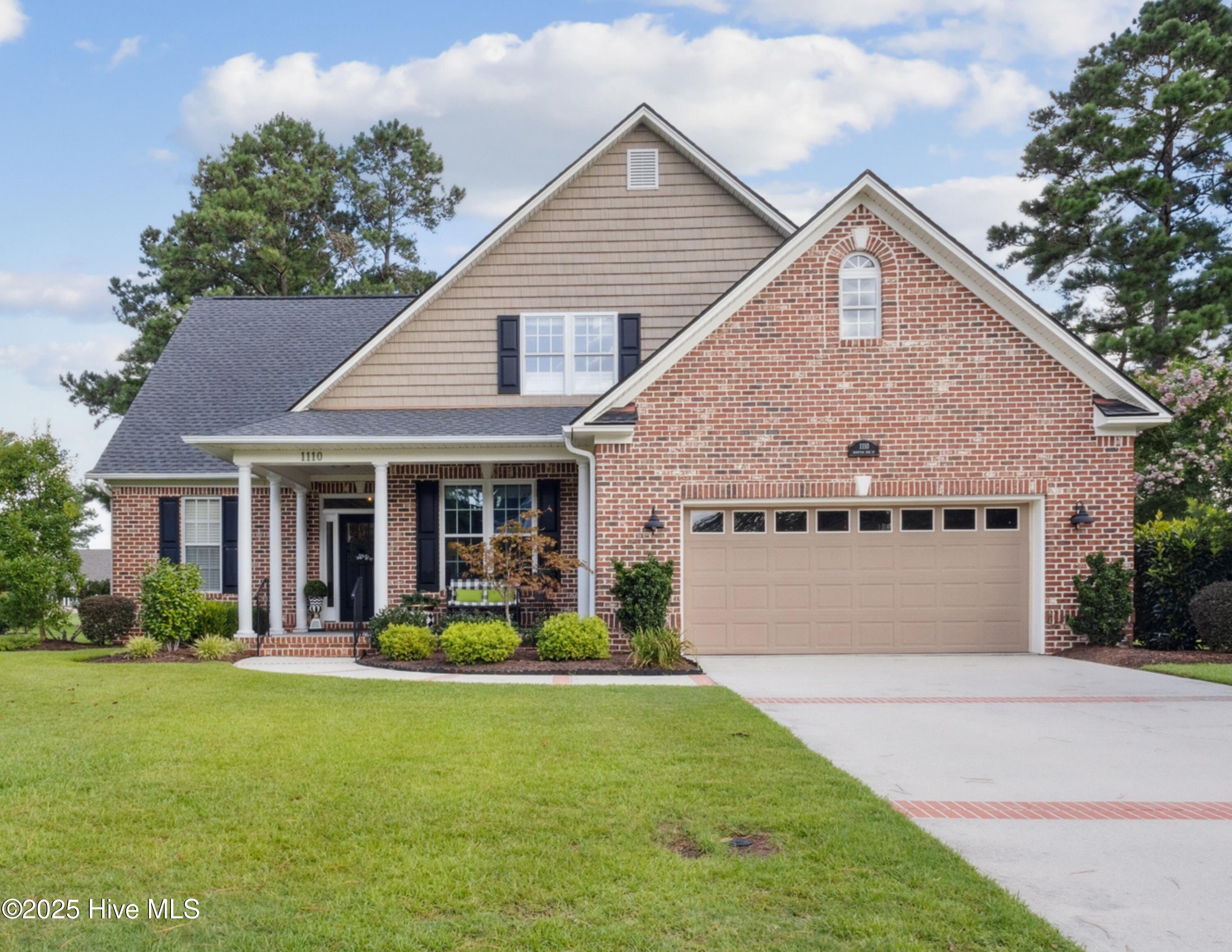 1110 Hampton Pines Court Property Photo 1