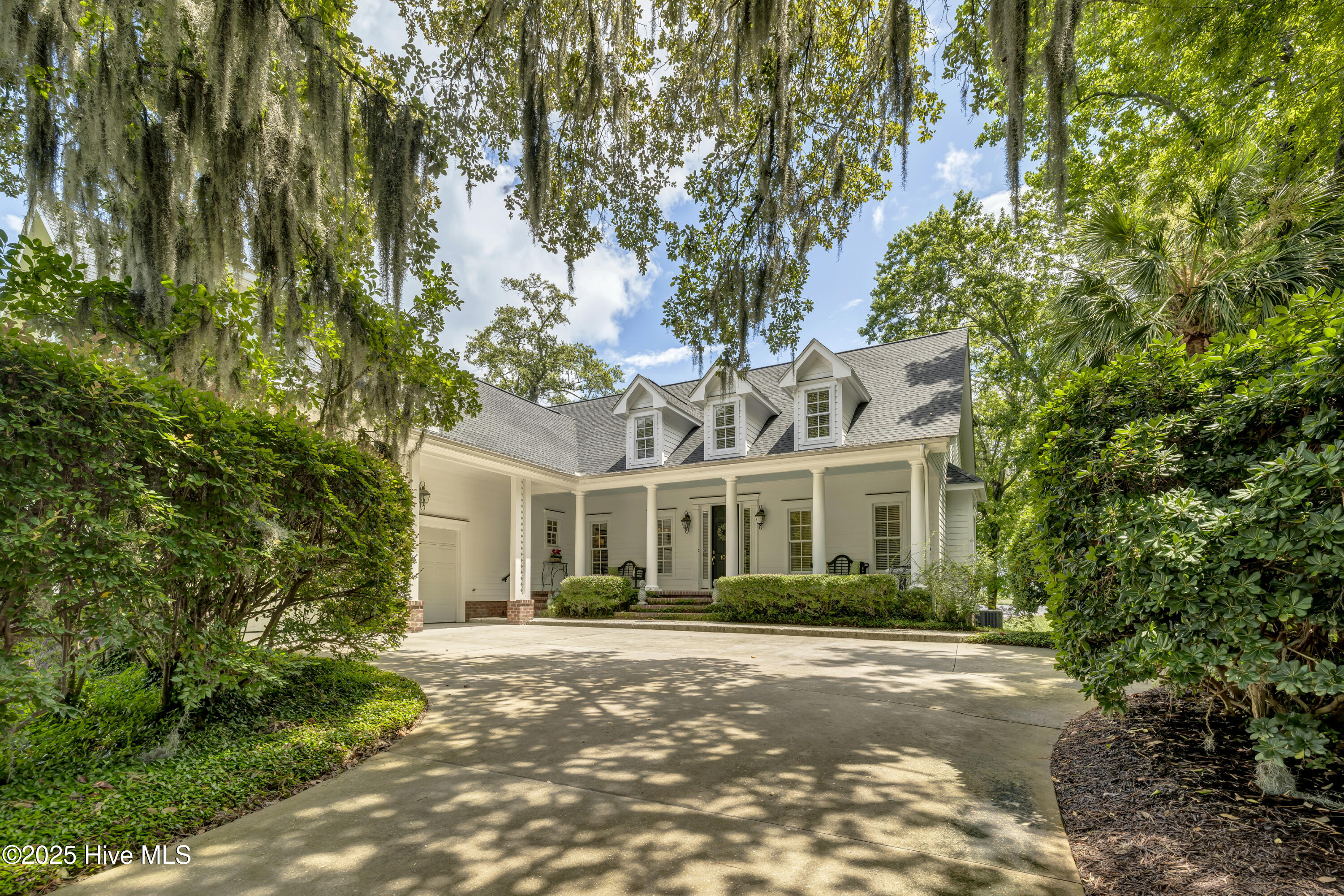 1053 Club Court Property Photo 1