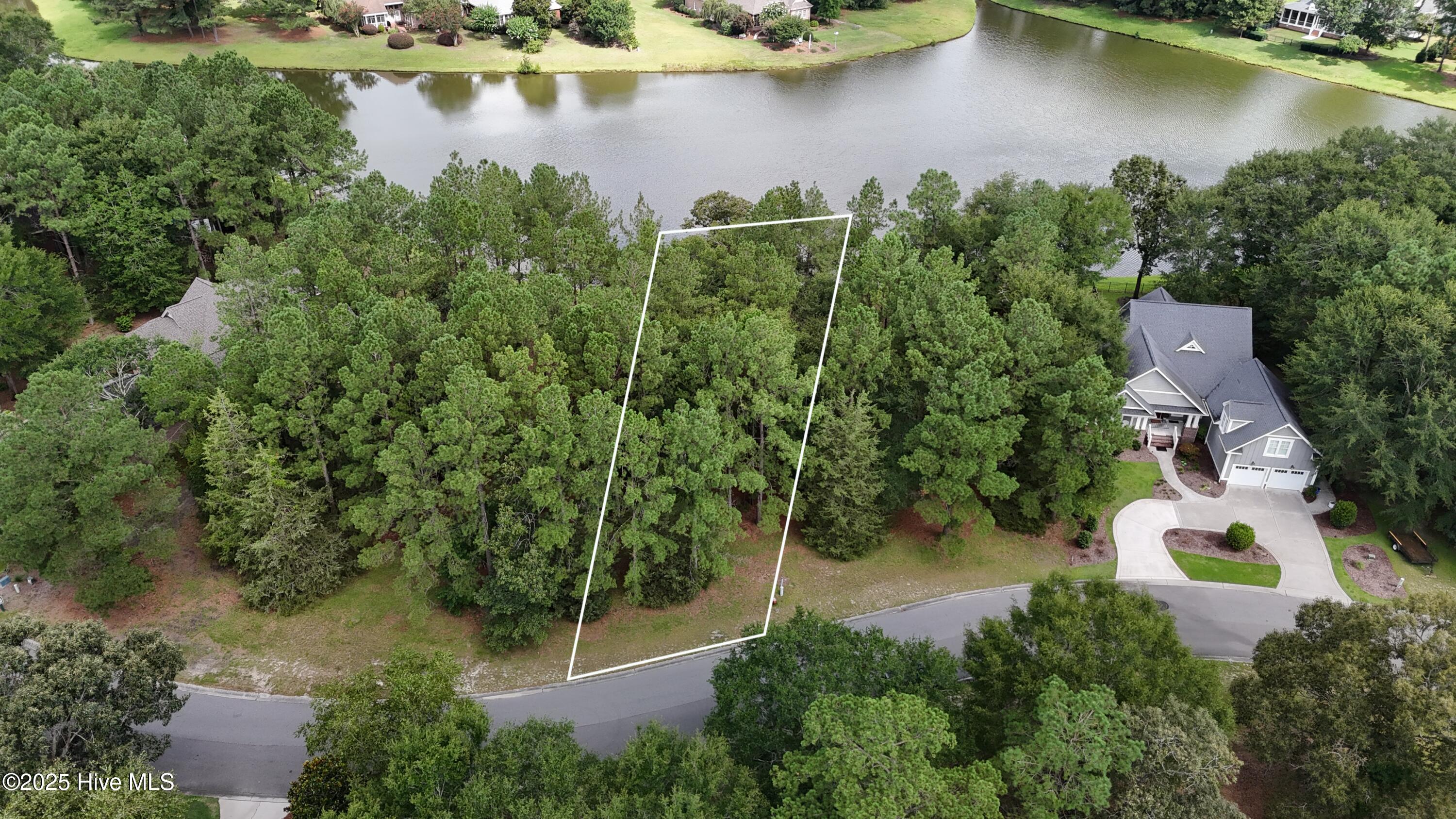 209 292 Cedar Point Drive Property Photo 2
