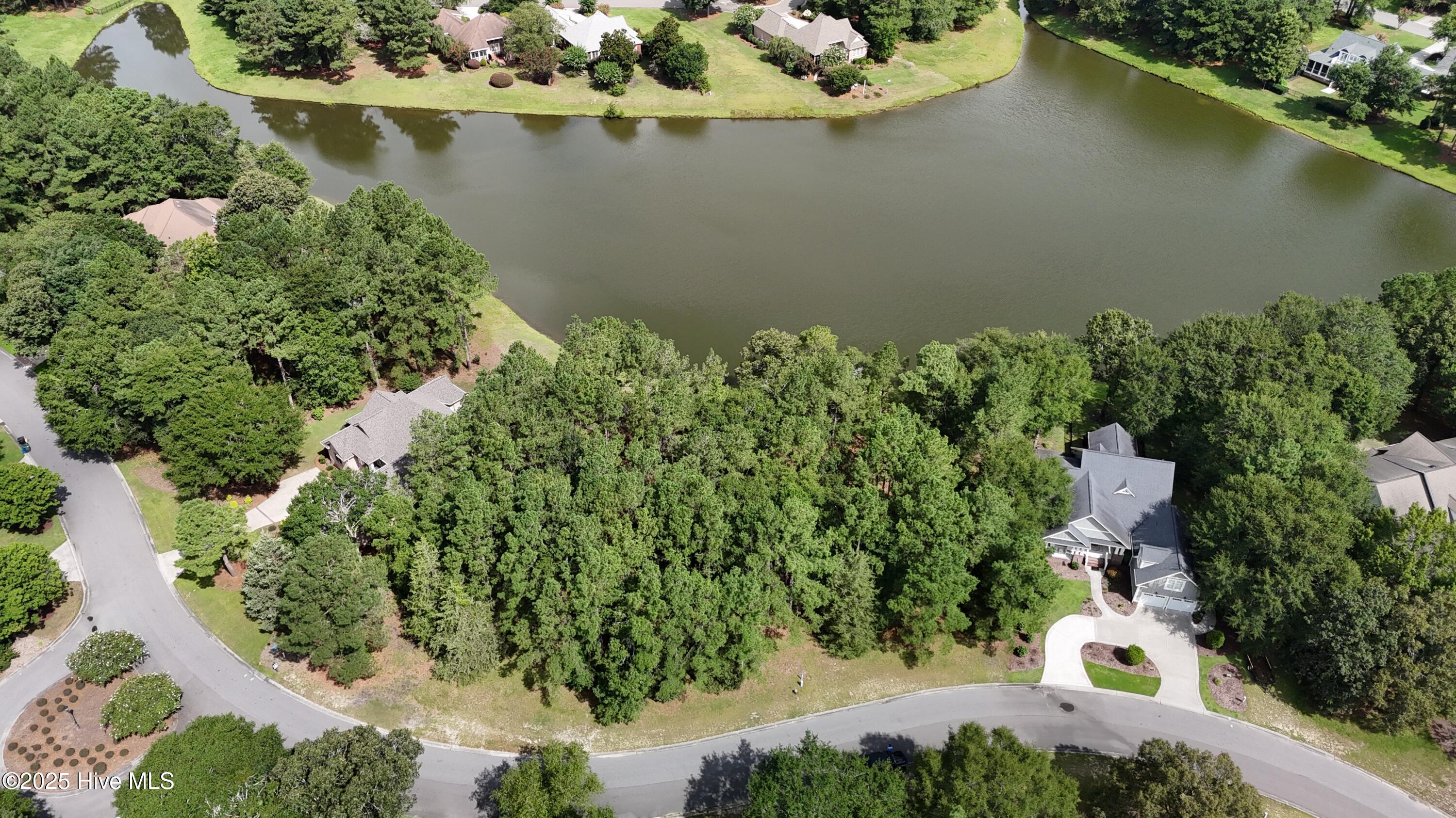 209 292 Cedar Point Drive Property Photo 3
