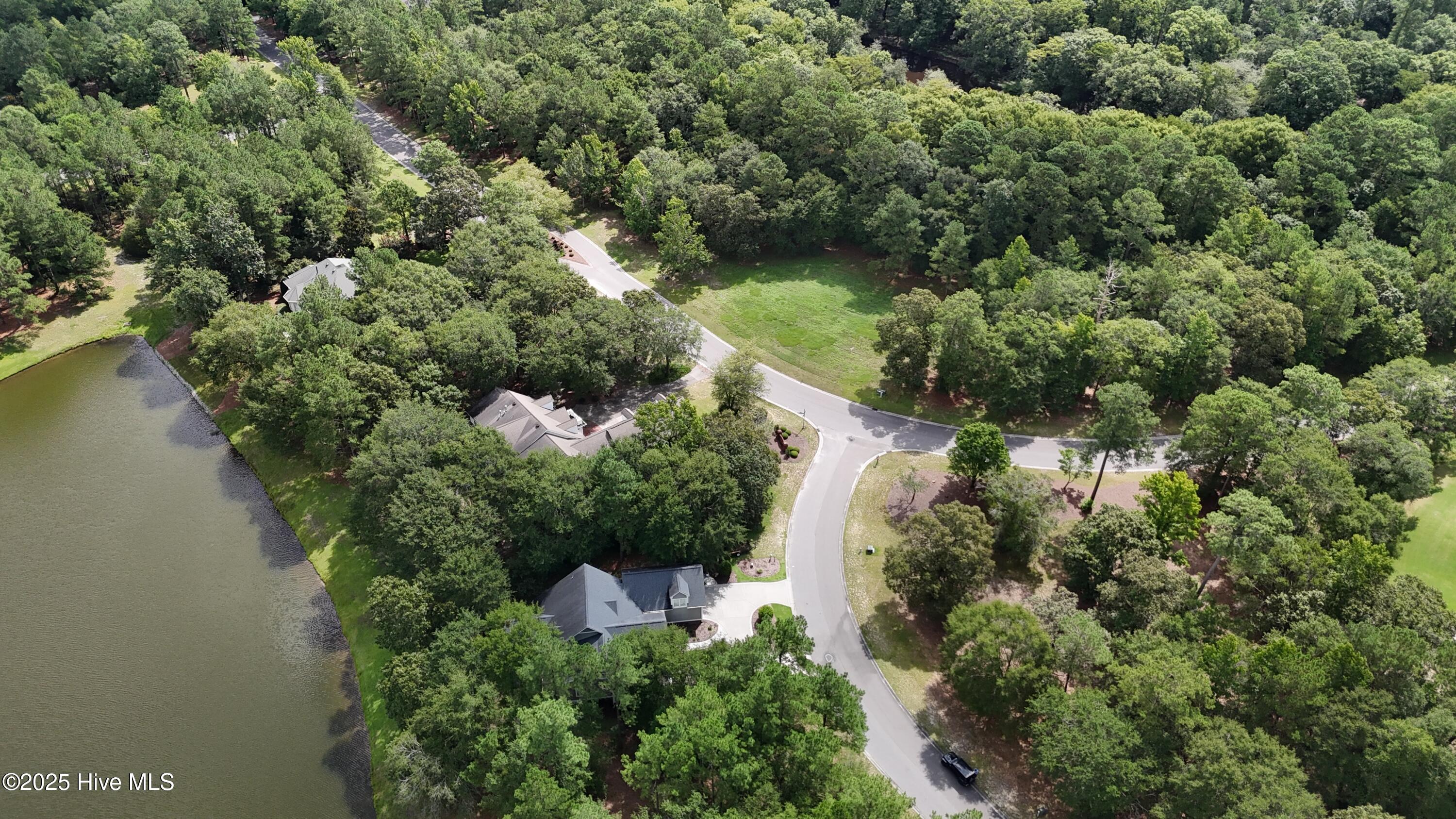209 292 Cedar Point Drive Property Photo 4