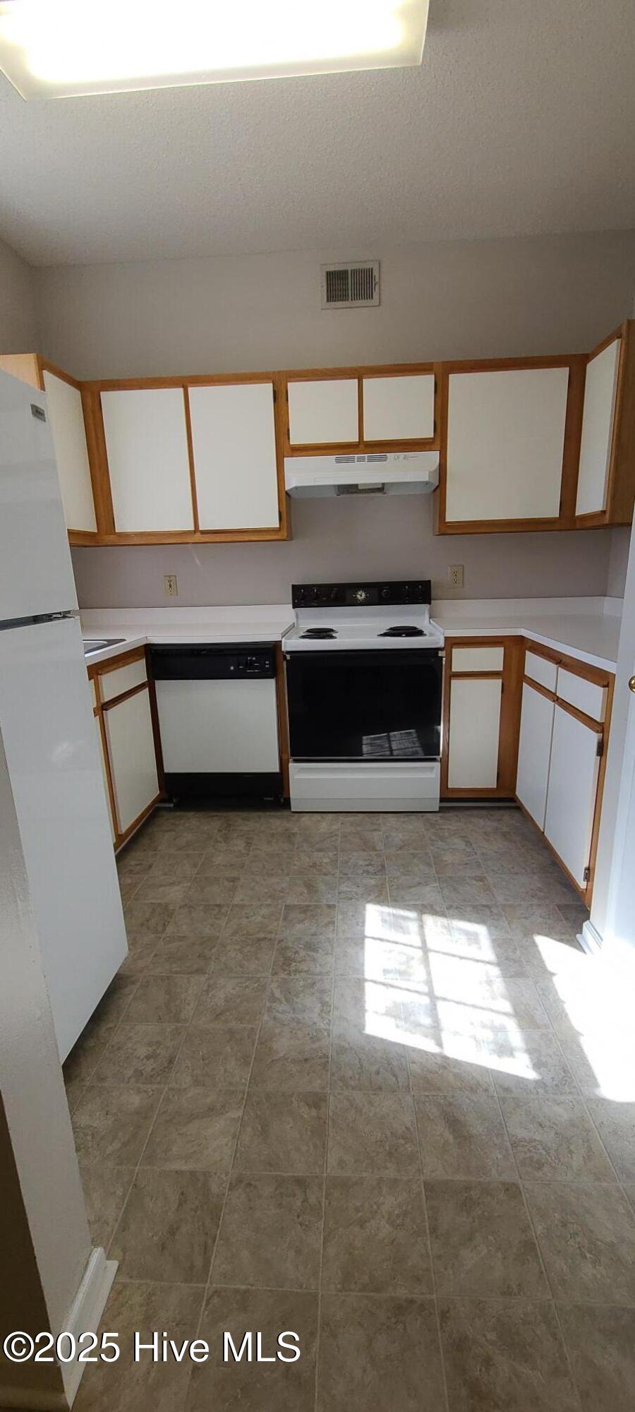 723 Bragg Drive Apt C Property Photo 4