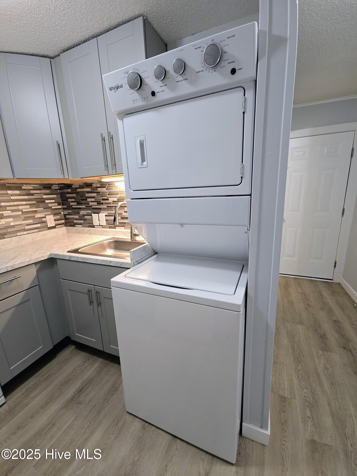 1330 N Howe Street 4 Property Photo 5