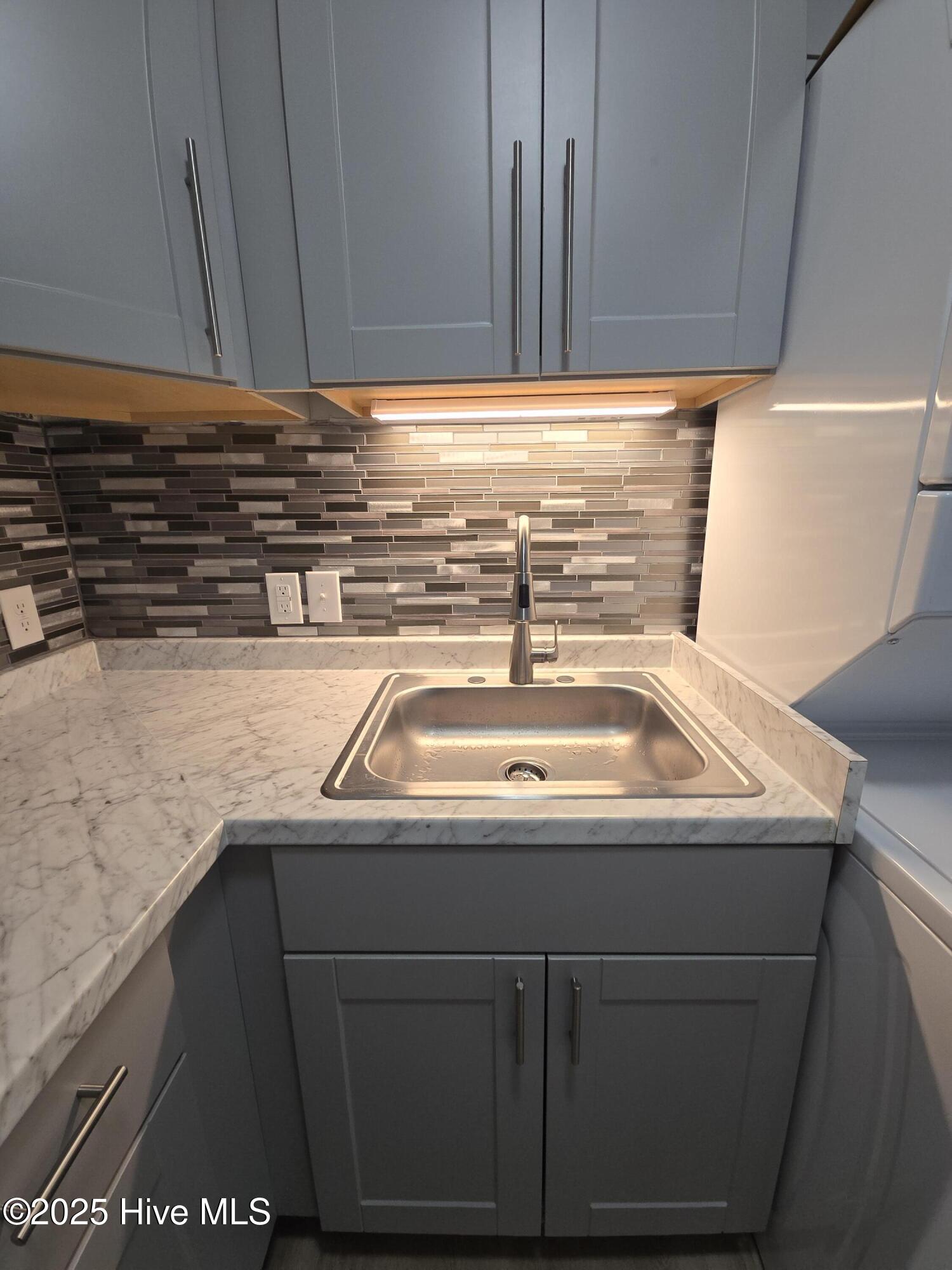 1330 N Howe Street 4 Property Photo 6