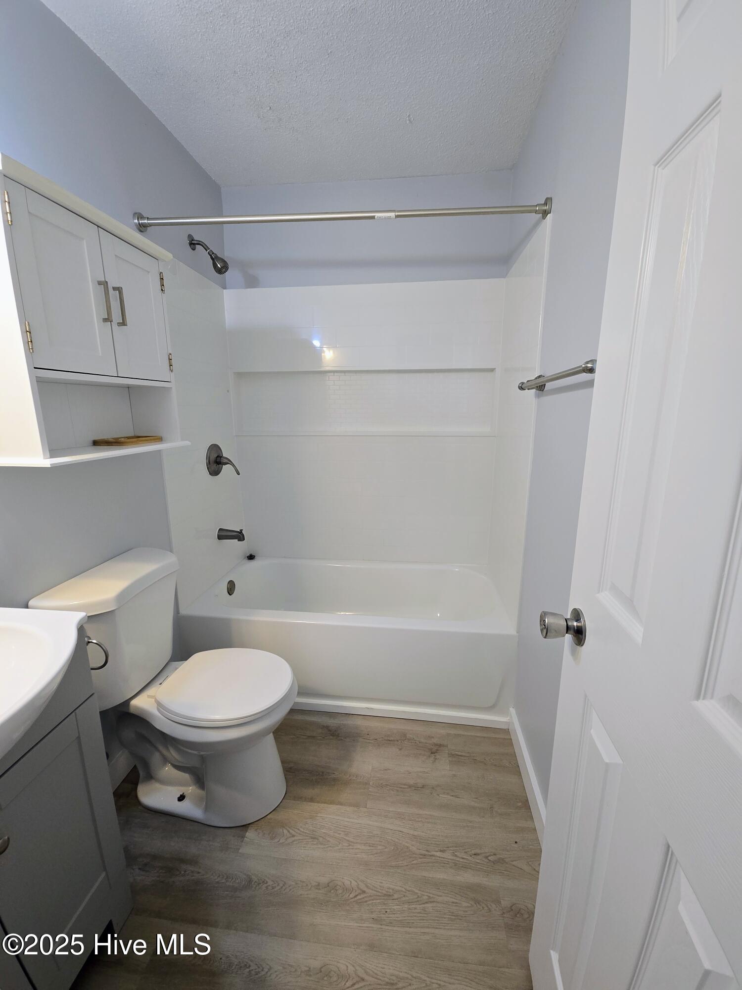 1330 N Howe Street 4 Property Photo 8