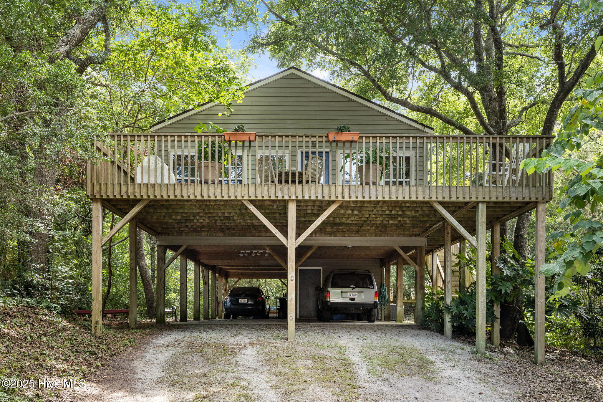 102 South Court Property Photo 1