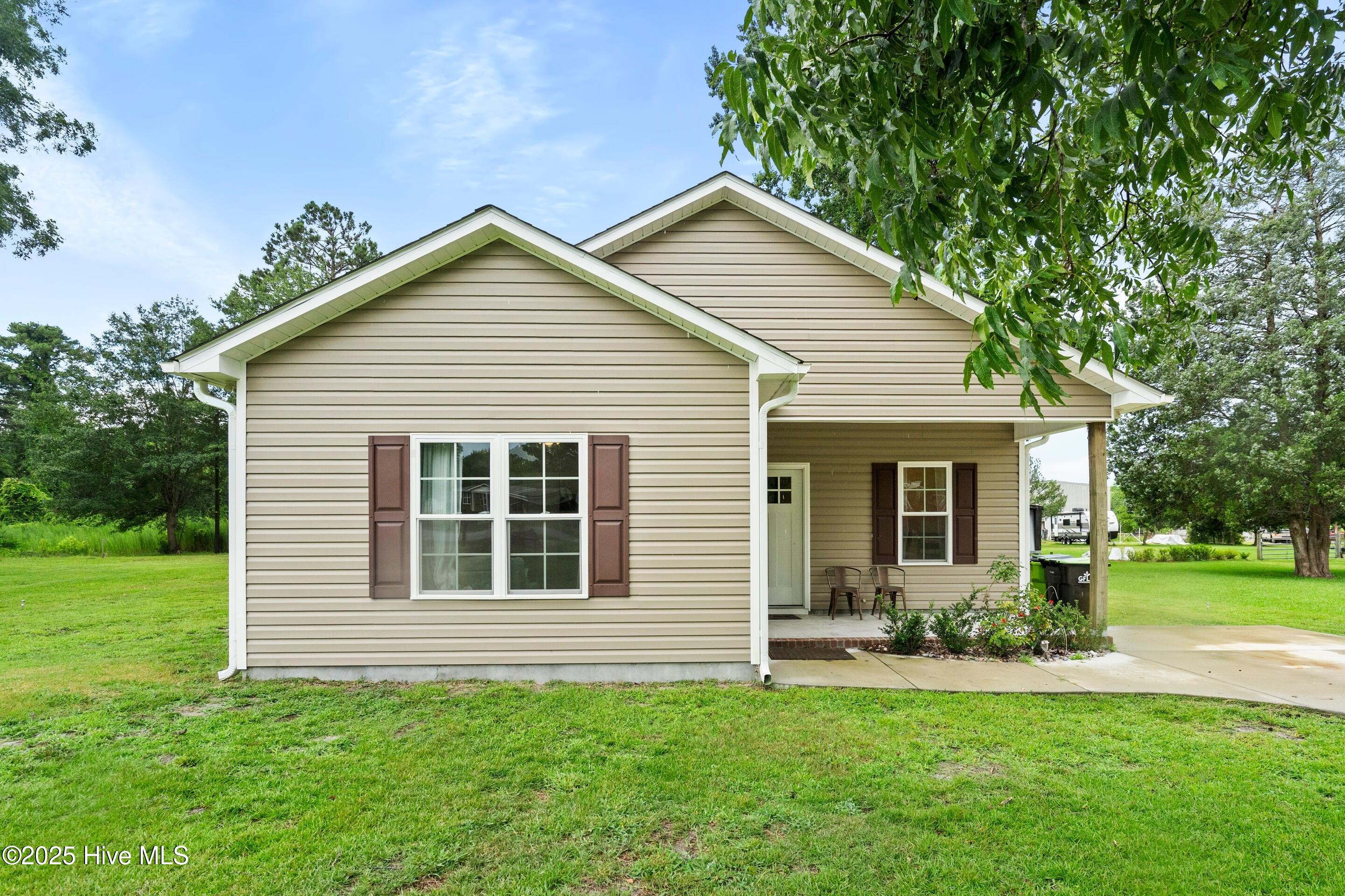885 Half Moon Road Property Photo 1