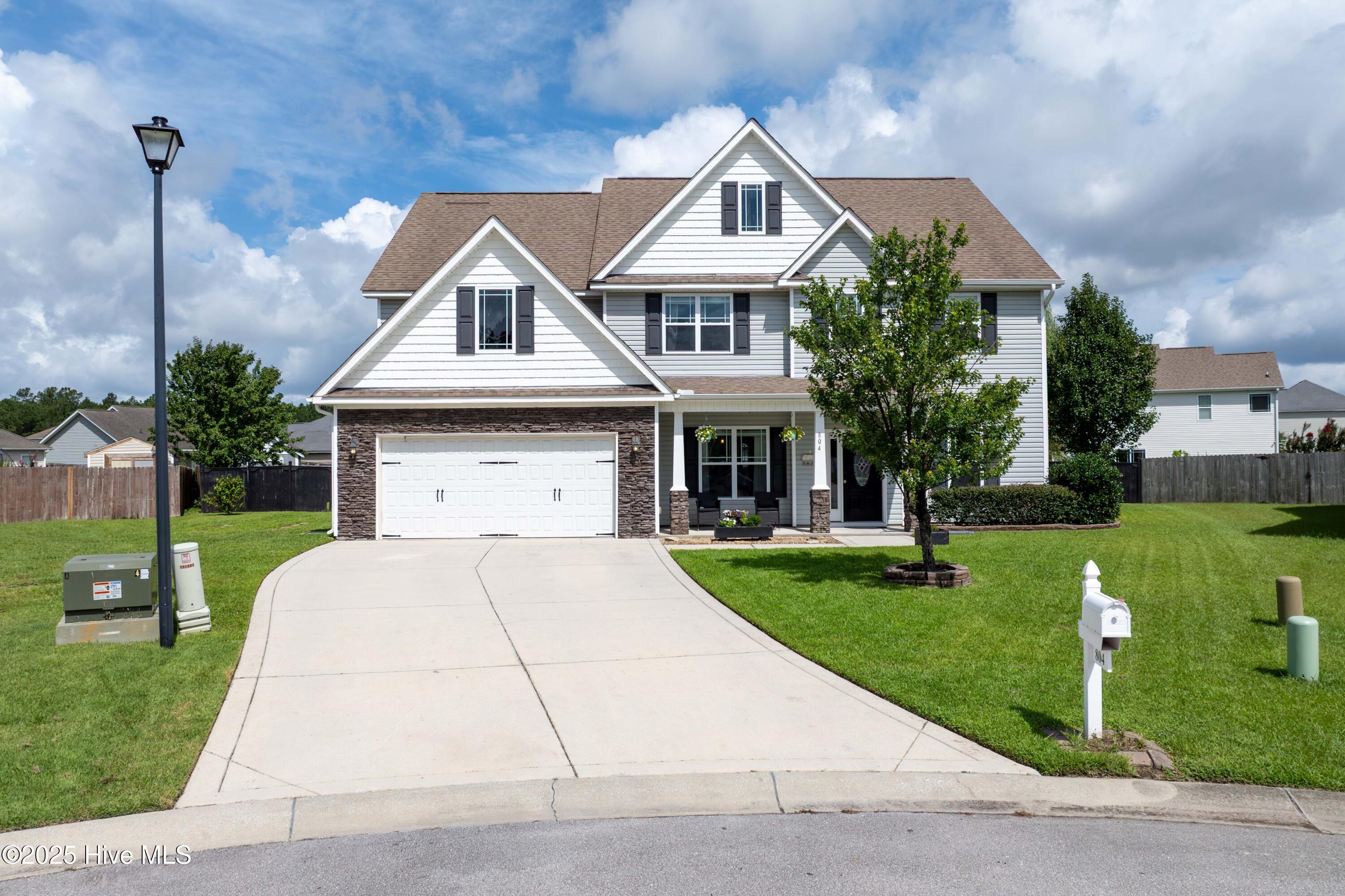804 Dahlia Court Property Photo 1