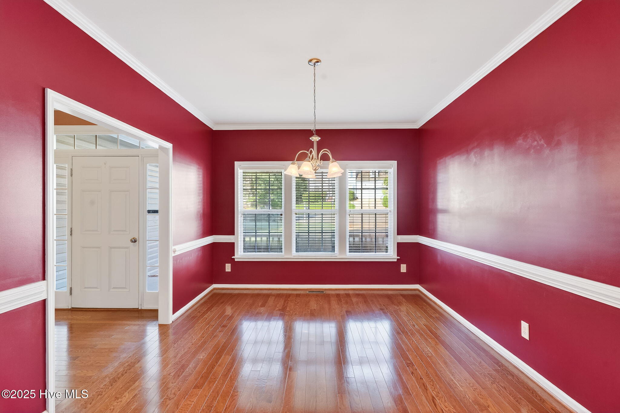 334 Victor Court Property Photo 7