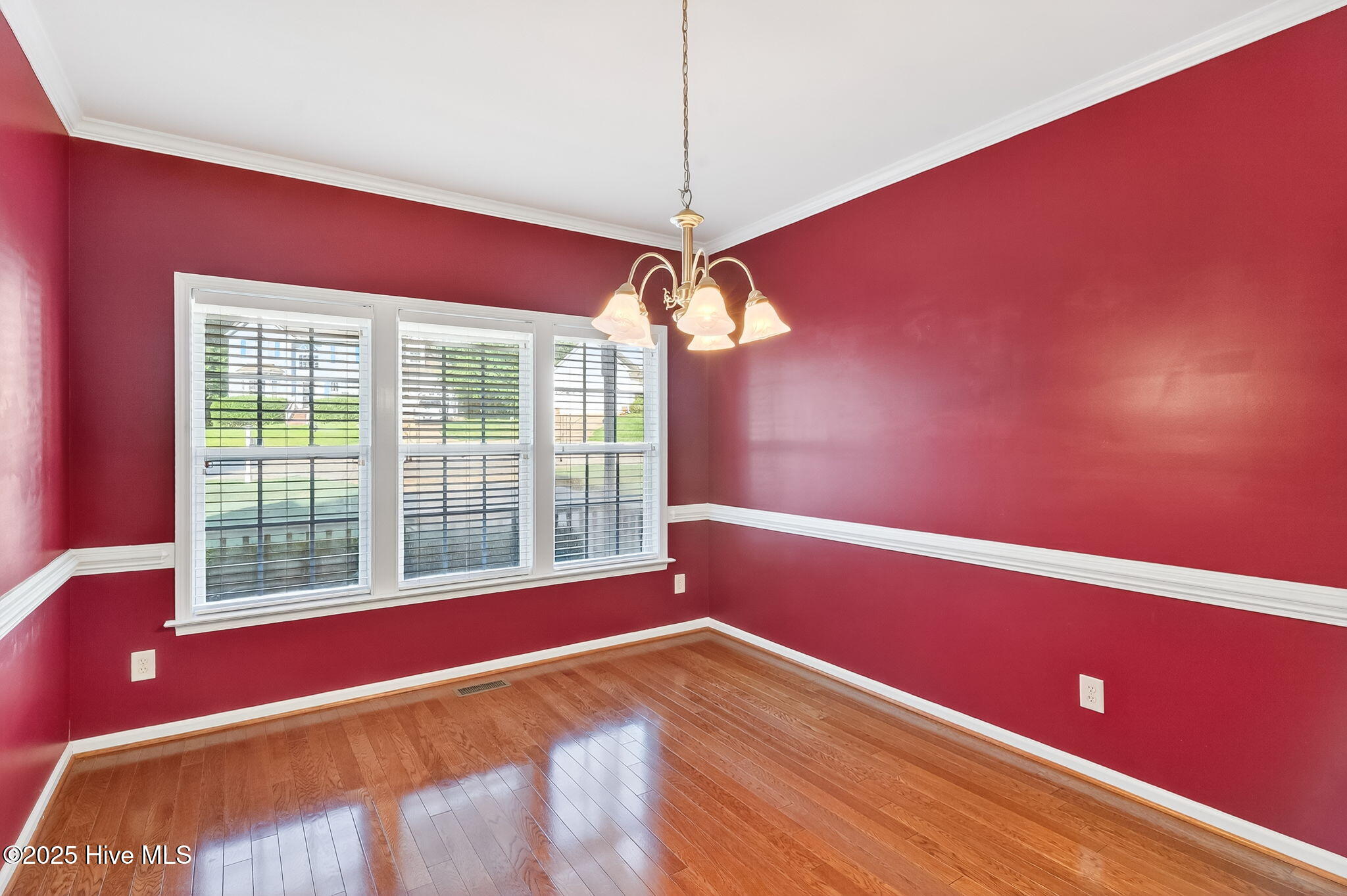 334 Victor Court Property Photo 8