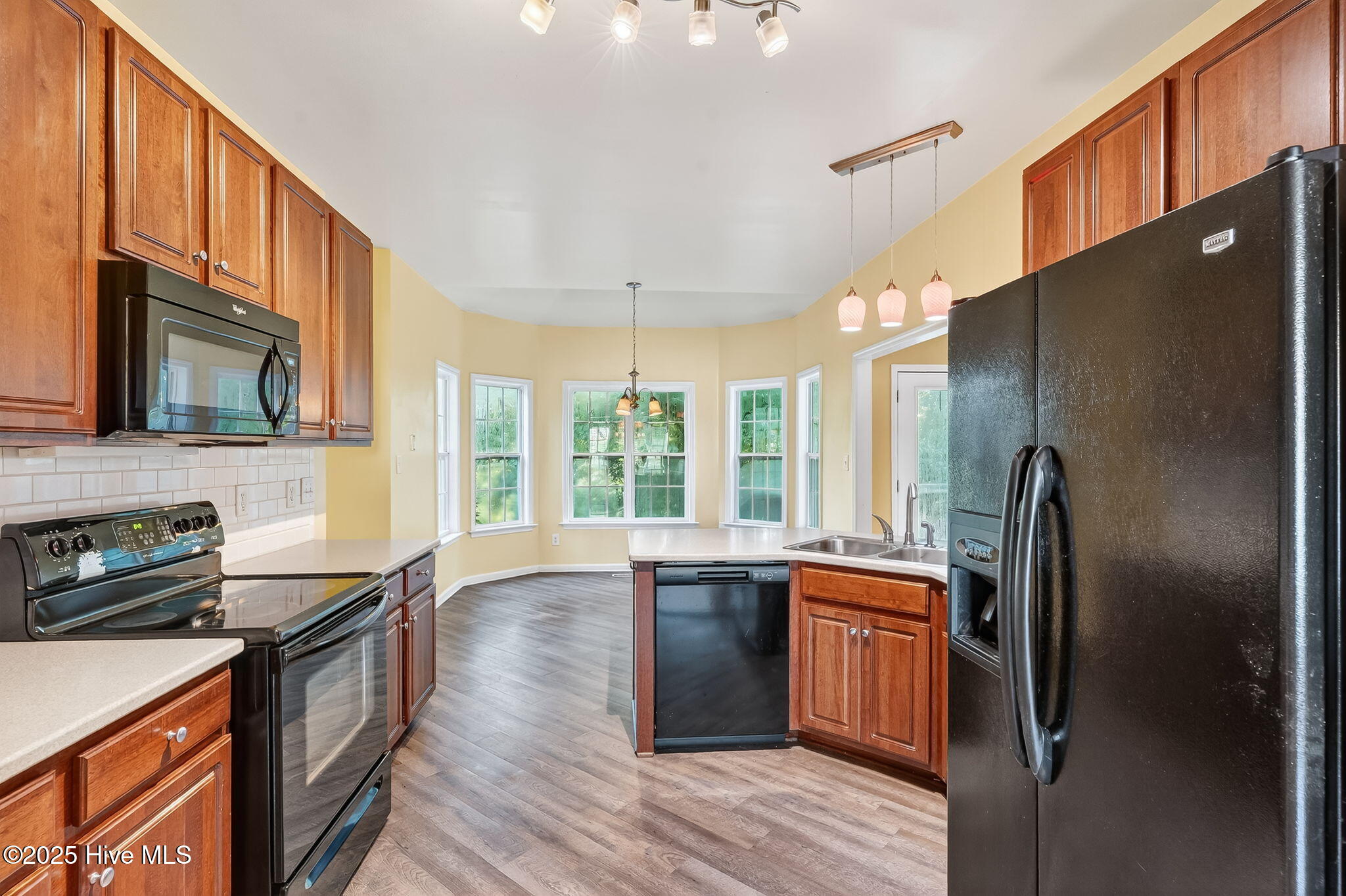 334 Victor Court Property Photo 11