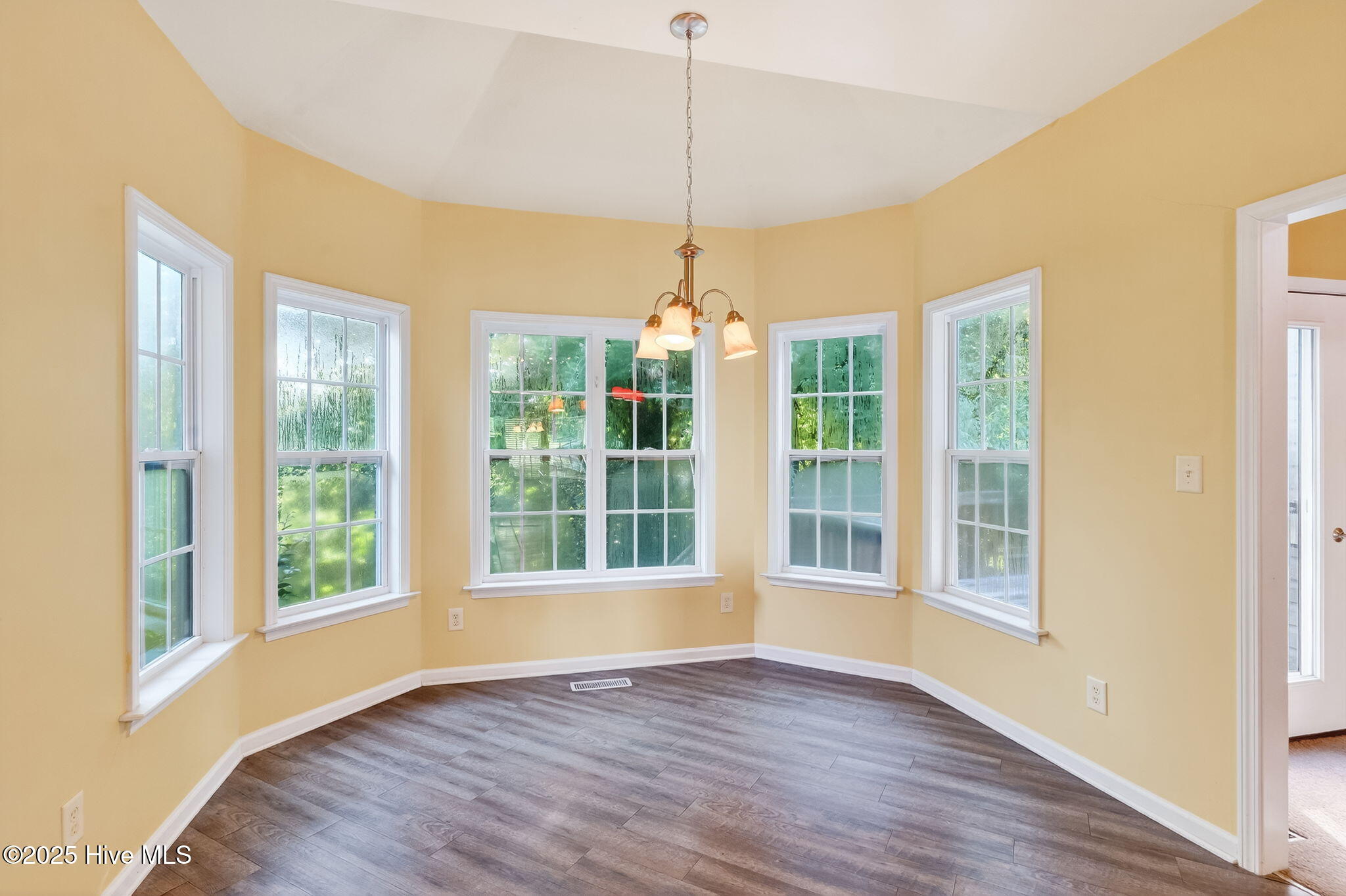 334 Victor Court Property Photo 14