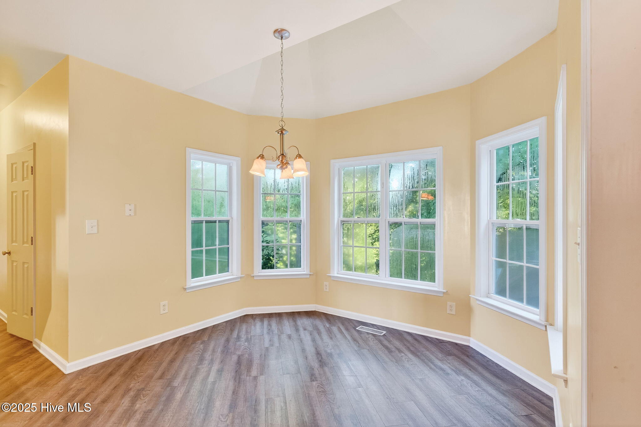 334 Victor Court Property Photo 15