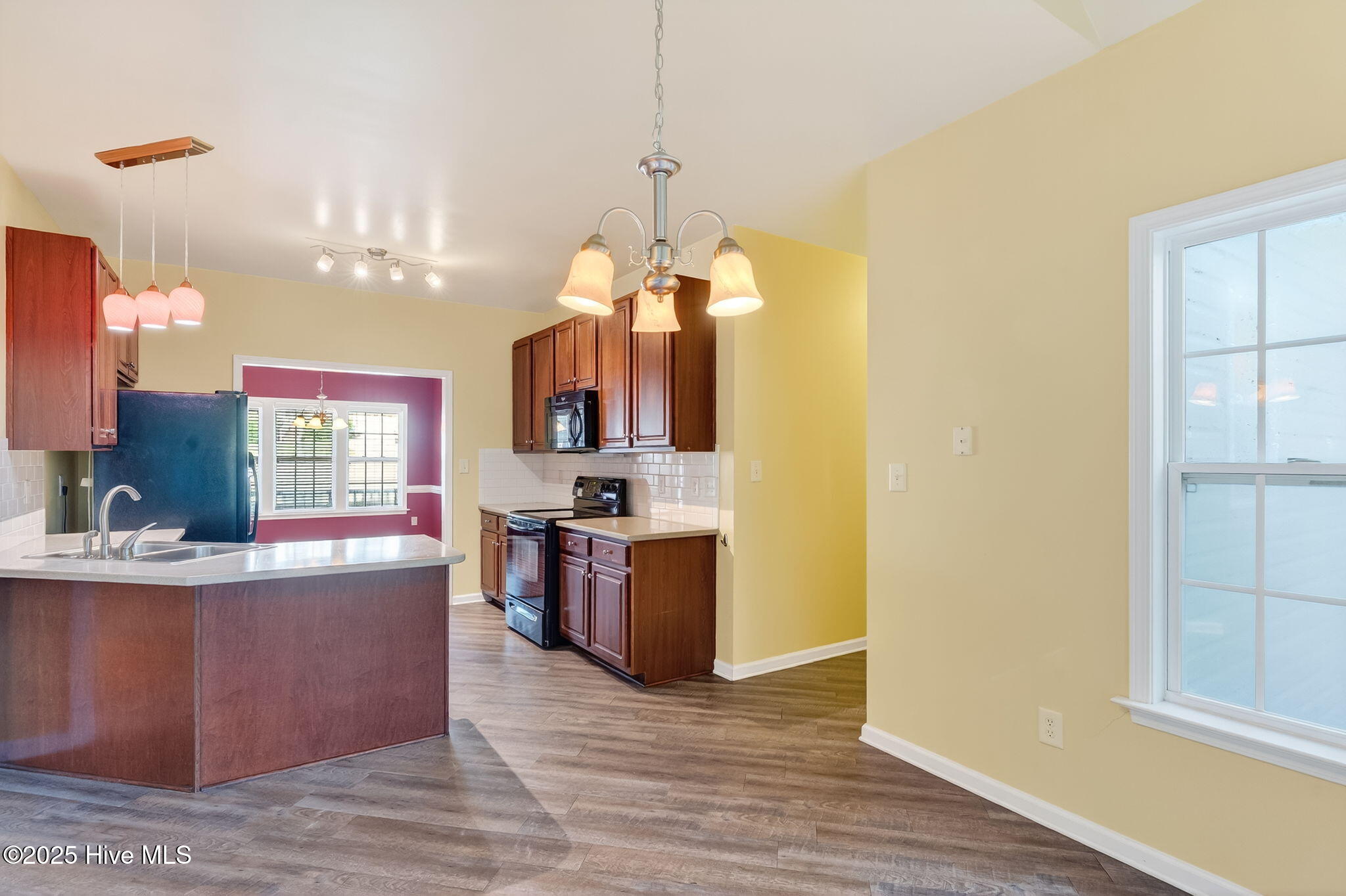 334 Victor Court Property Photo 16