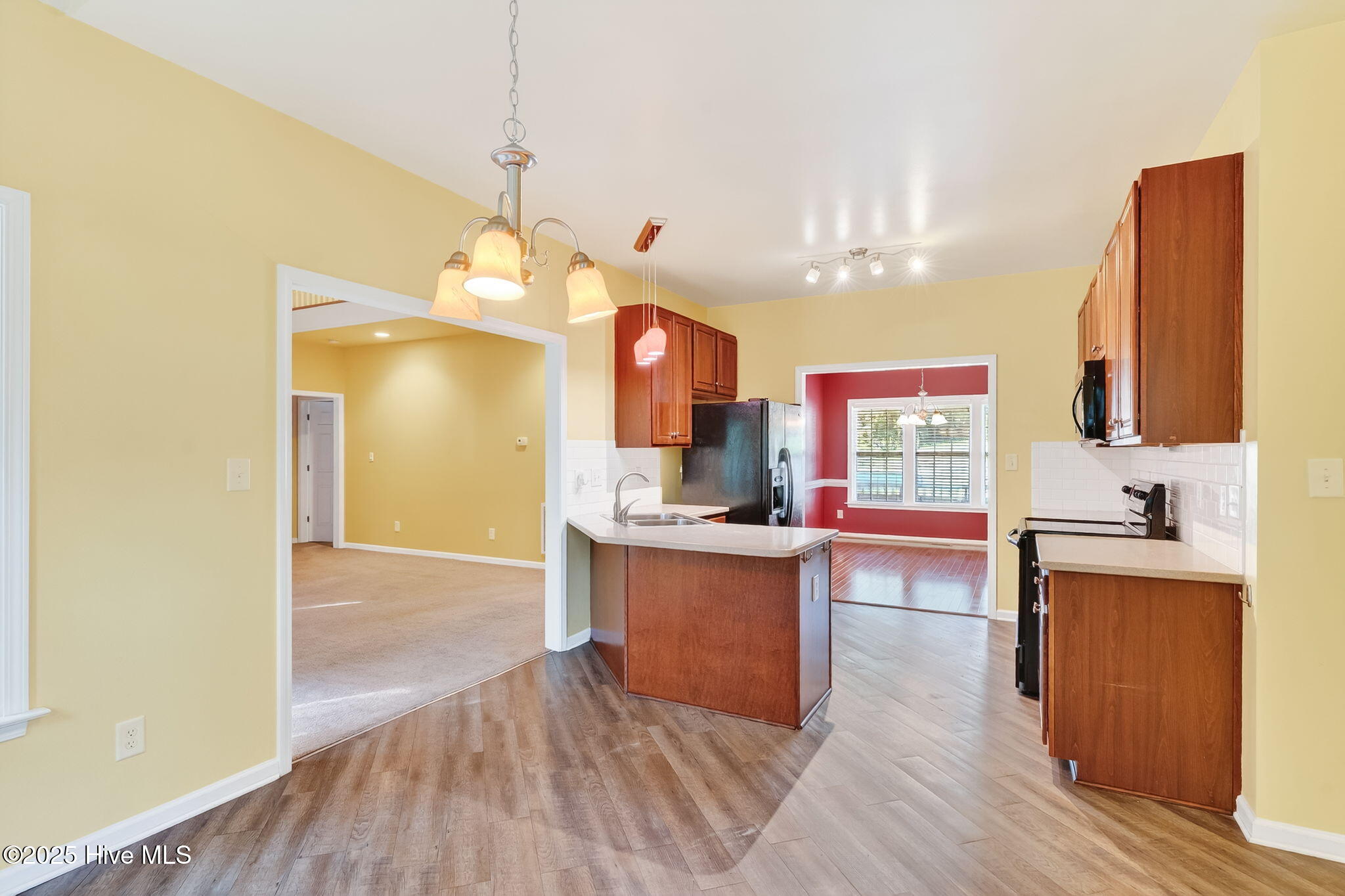 334 Victor Court Property Photo 17