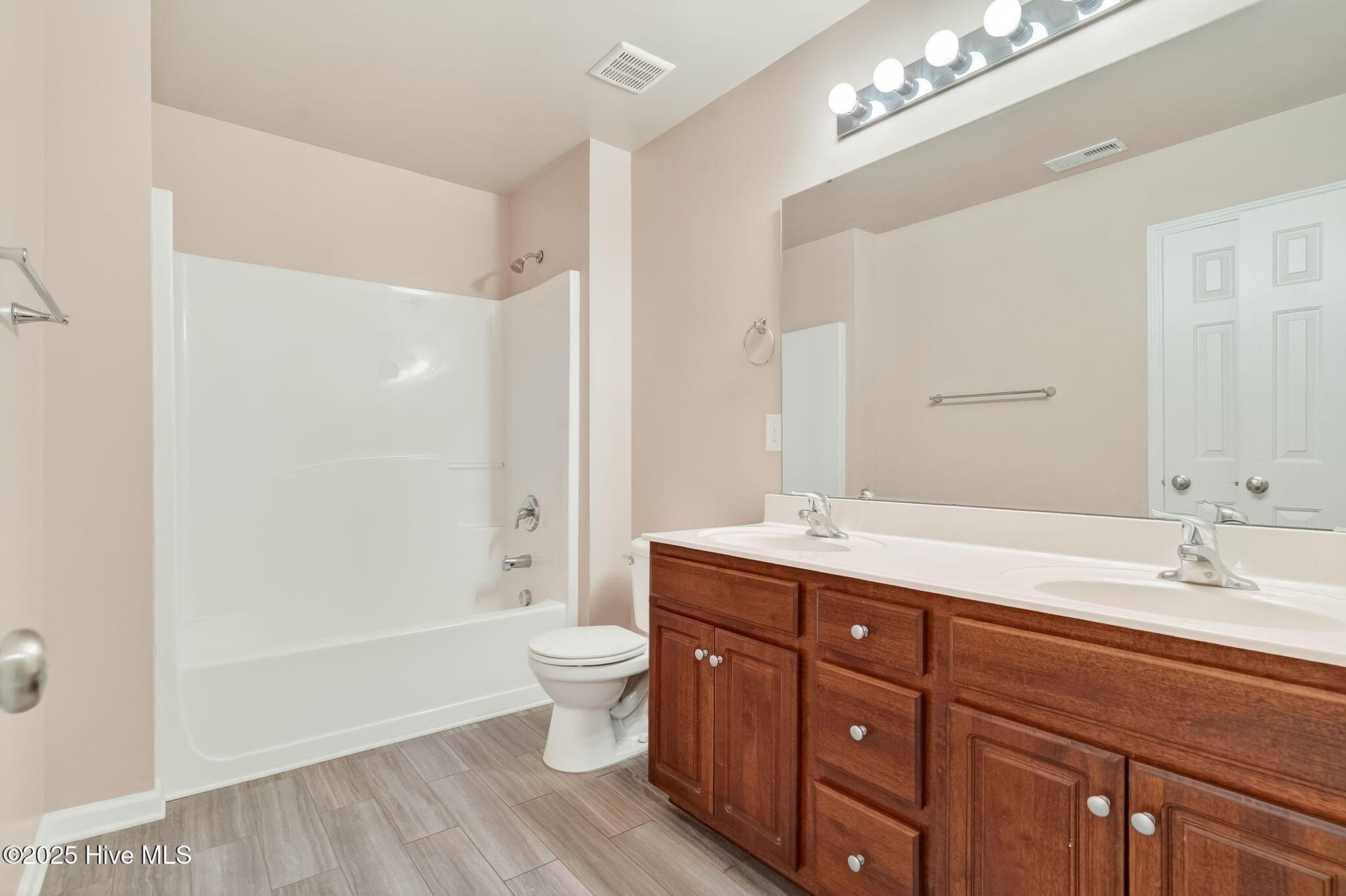 334 Victor Court Property Photo 31