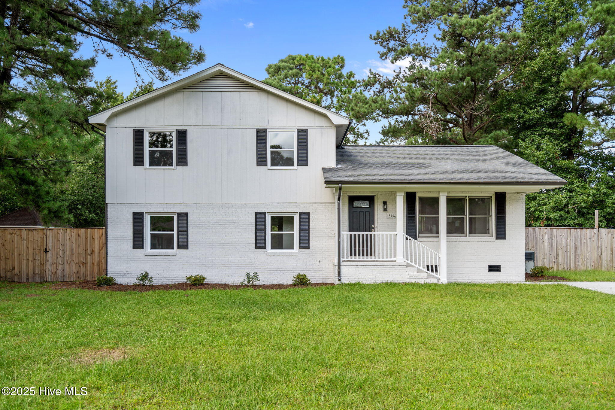 808 Greenbriar Road Property Photo 1