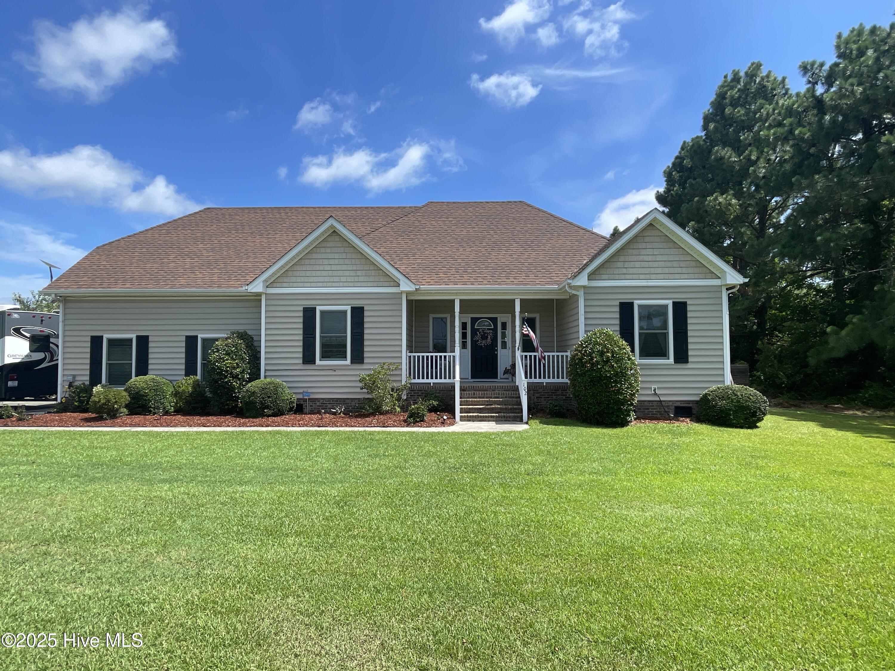 102 Bayshore Court Property Photo 1