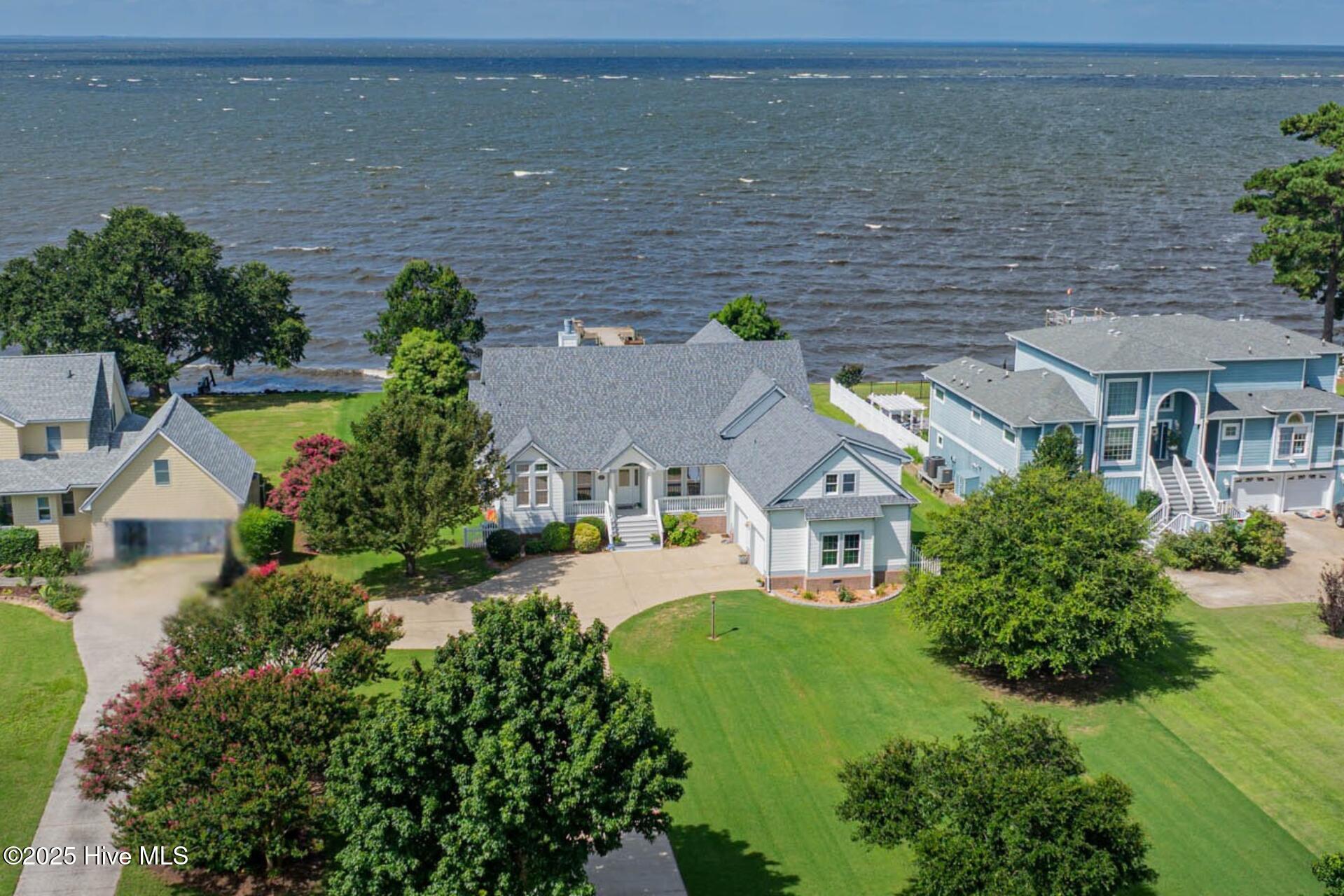 110 Waterside Drive Property Photo 1
