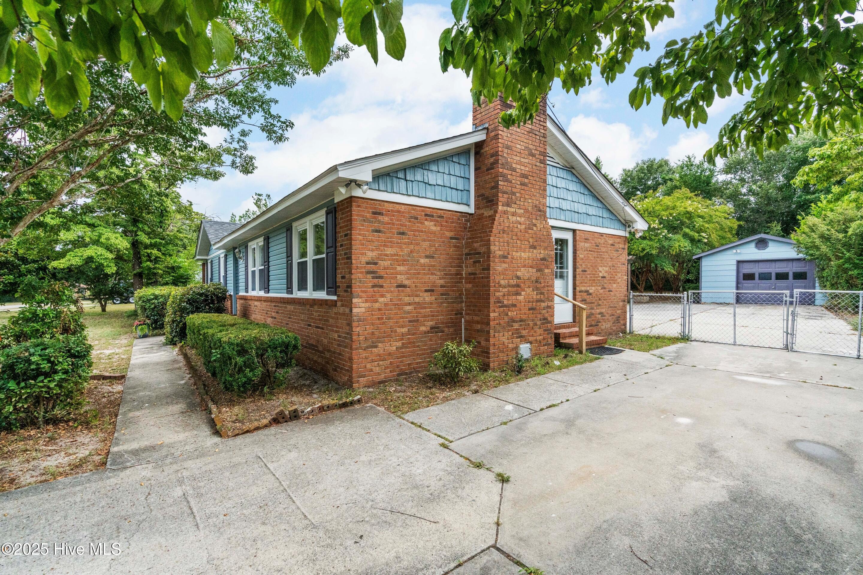 829 Arnold Road Property Photo 8